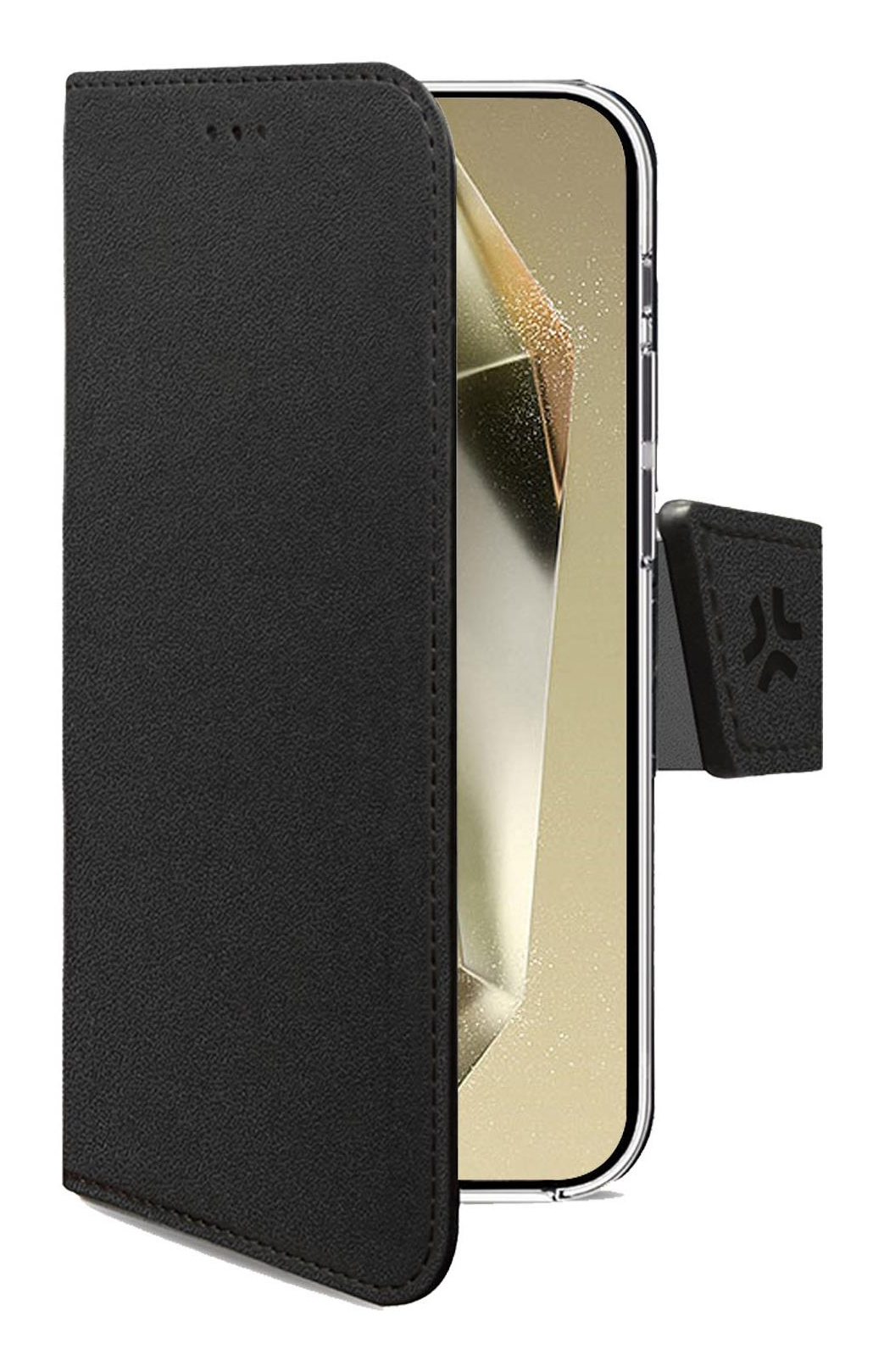 Cover nera per telefono con patta e logo. Telefono parzialmente visibile.