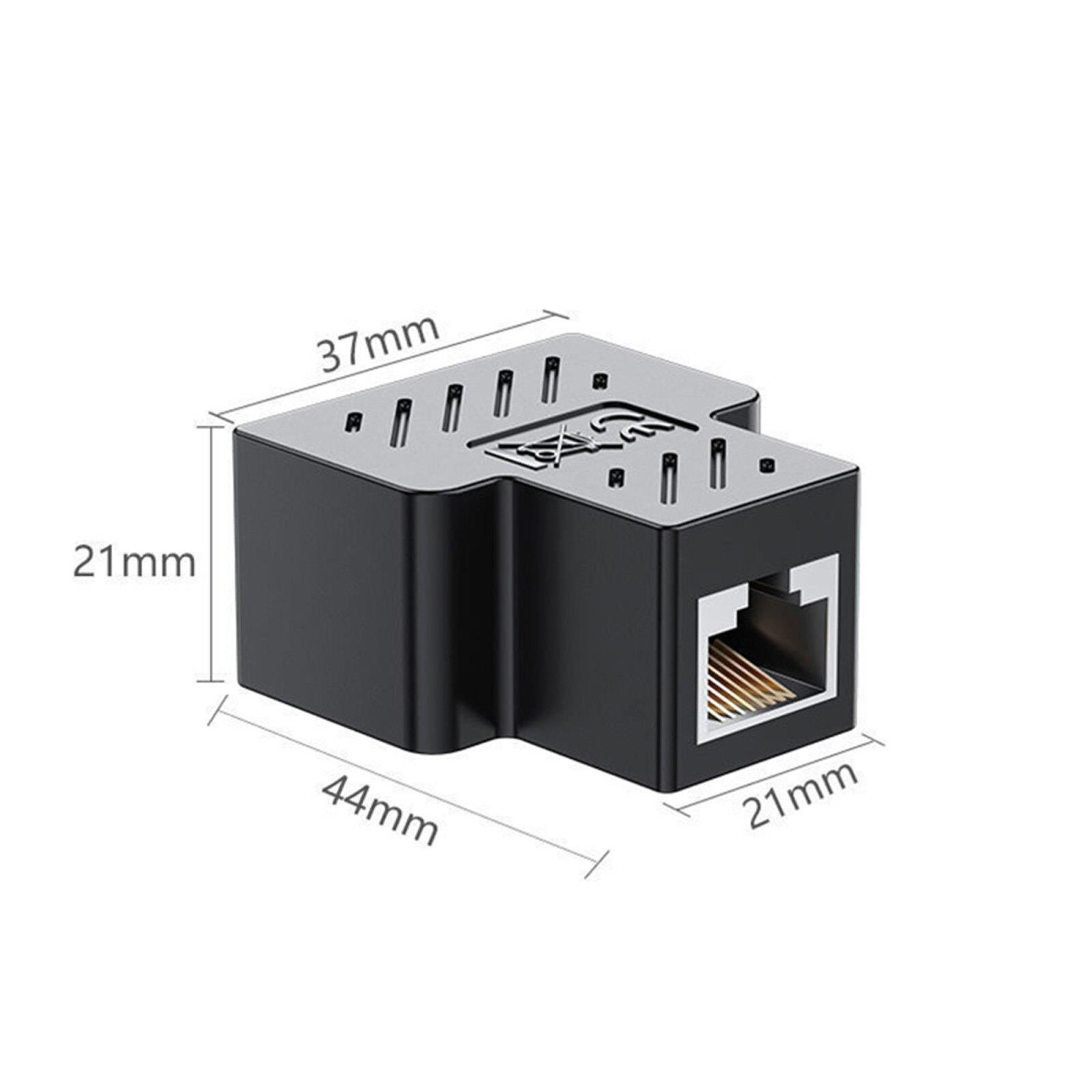 Siyah ağ adaptörü, boyutlar 37x44x21mm. Bir RJ45 bağlantı noktası.