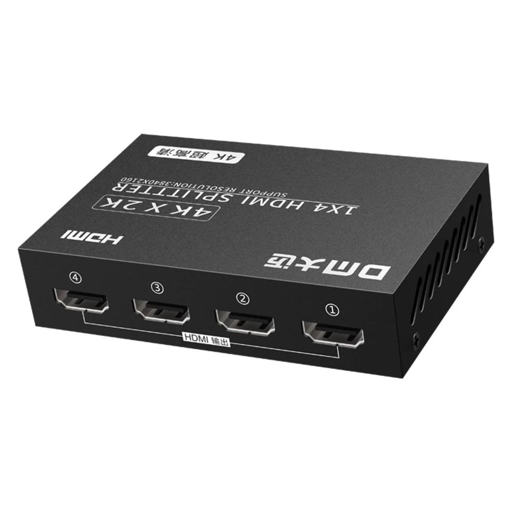 Dört etiketli HDMI çıkışı ve 4K çözünürlüğe sahip siyah 1x4 HDMI ayırıcı.