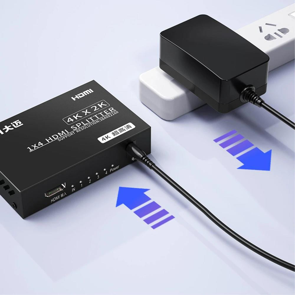 Siyah 1x4 HDMI ayırıcı, 4K çözünürlük, güce bağlı.