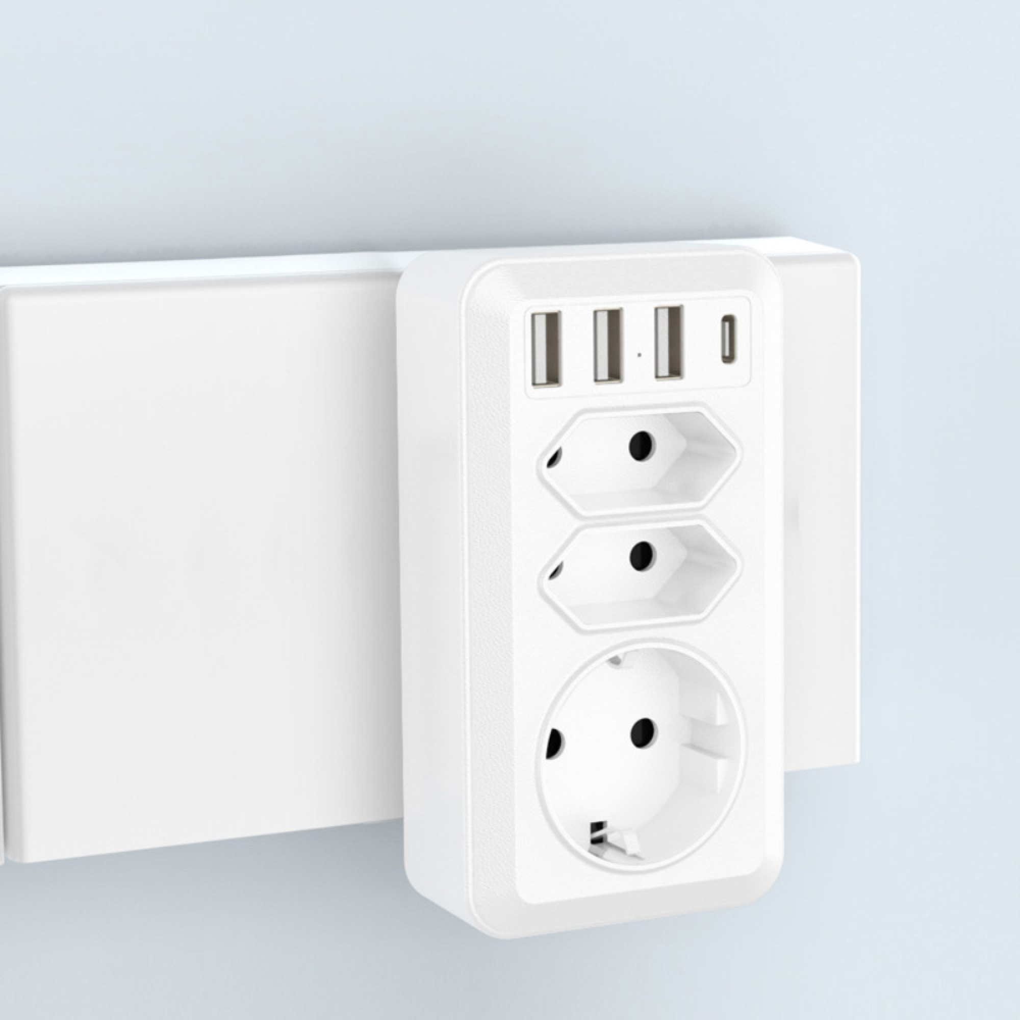 Ein weißer Mehrfachsteckdosenadapter mit 3 USB-Anschlüssen und 2 europäischen Steckdosen.