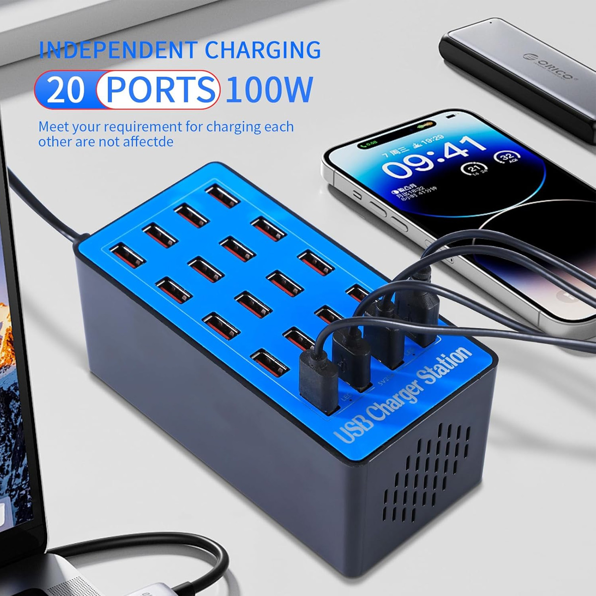 Blauer 20-Port-USB-Ladegerät mit angeschlossenen Kabeln und einem Smartphone.