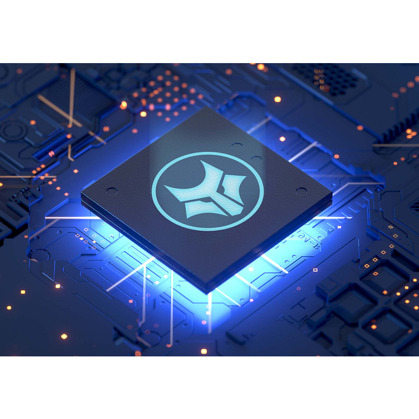 Un processore con logo azzurro su un circuito stampato con luci blu e arancioni.