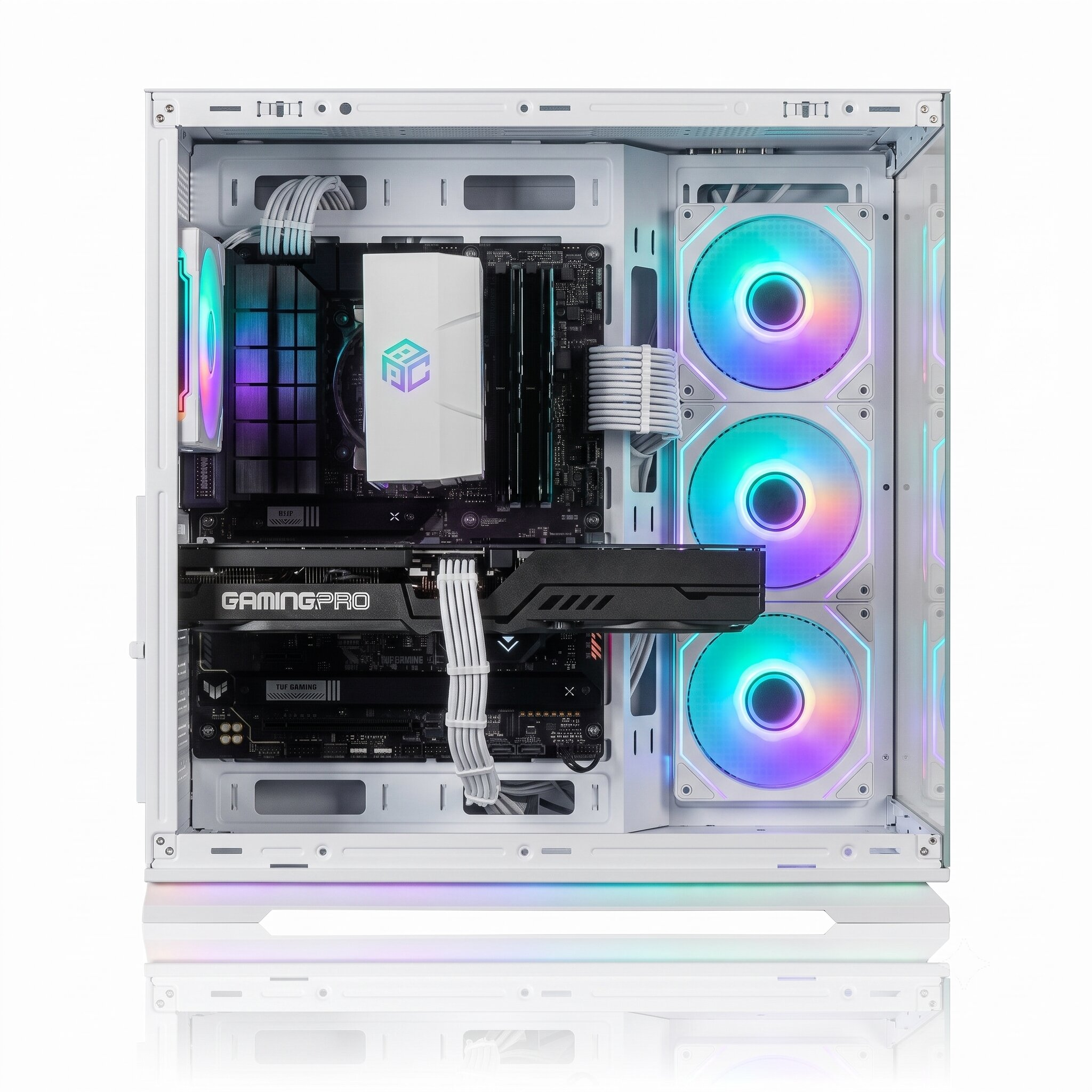 Weißes PC-Gehäuse mit RGB-Lüftern, Grafikkarte und Motherboard, sauberer Innenraum.