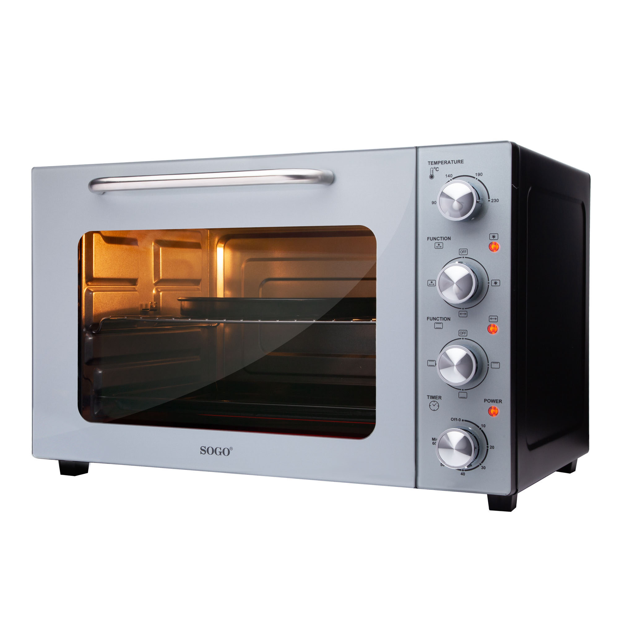 Un mini horno SOGO plateado con controles y luz interior encendida.