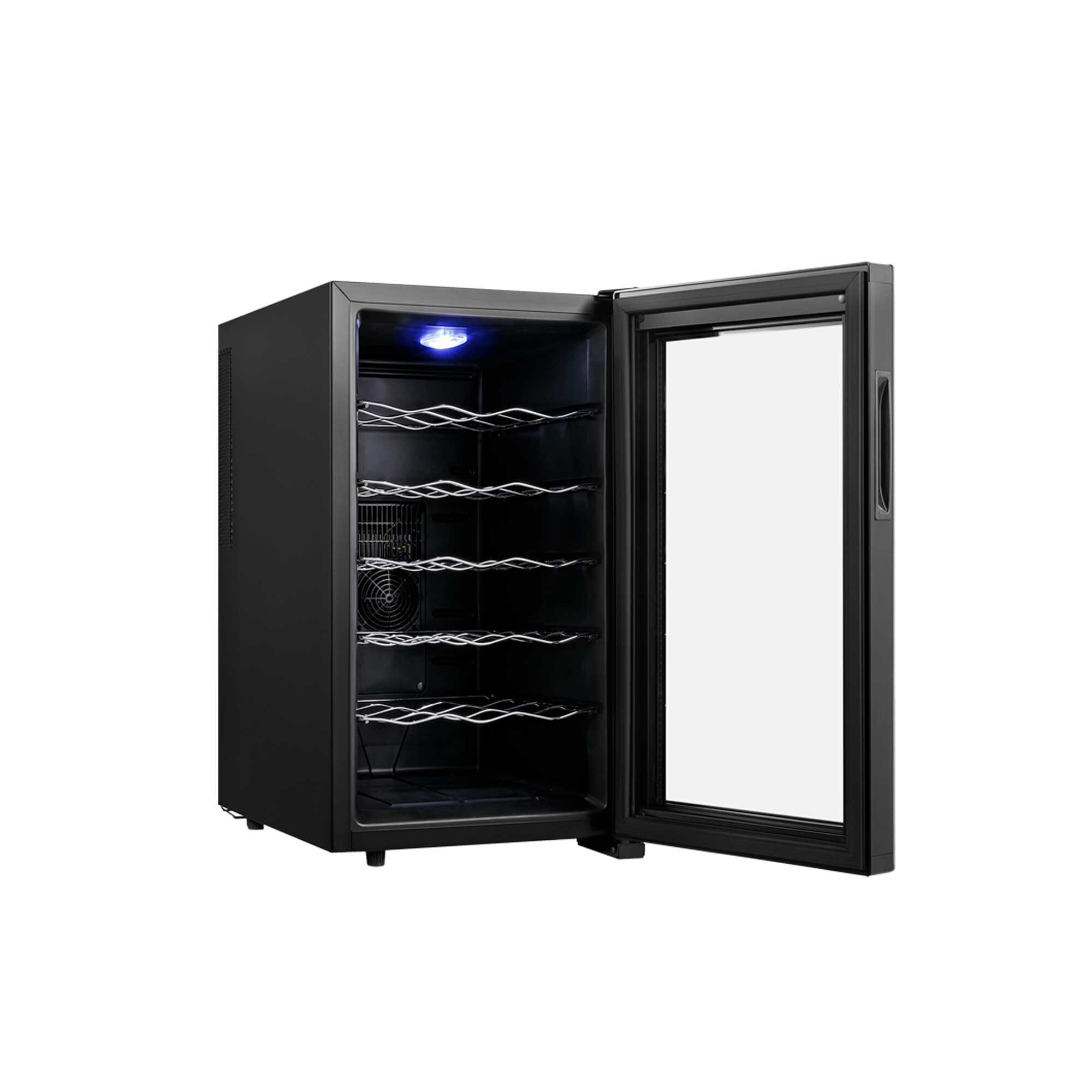 Una mini-nevera negra con la puerta abierta, mostrando una frontal de cristal.