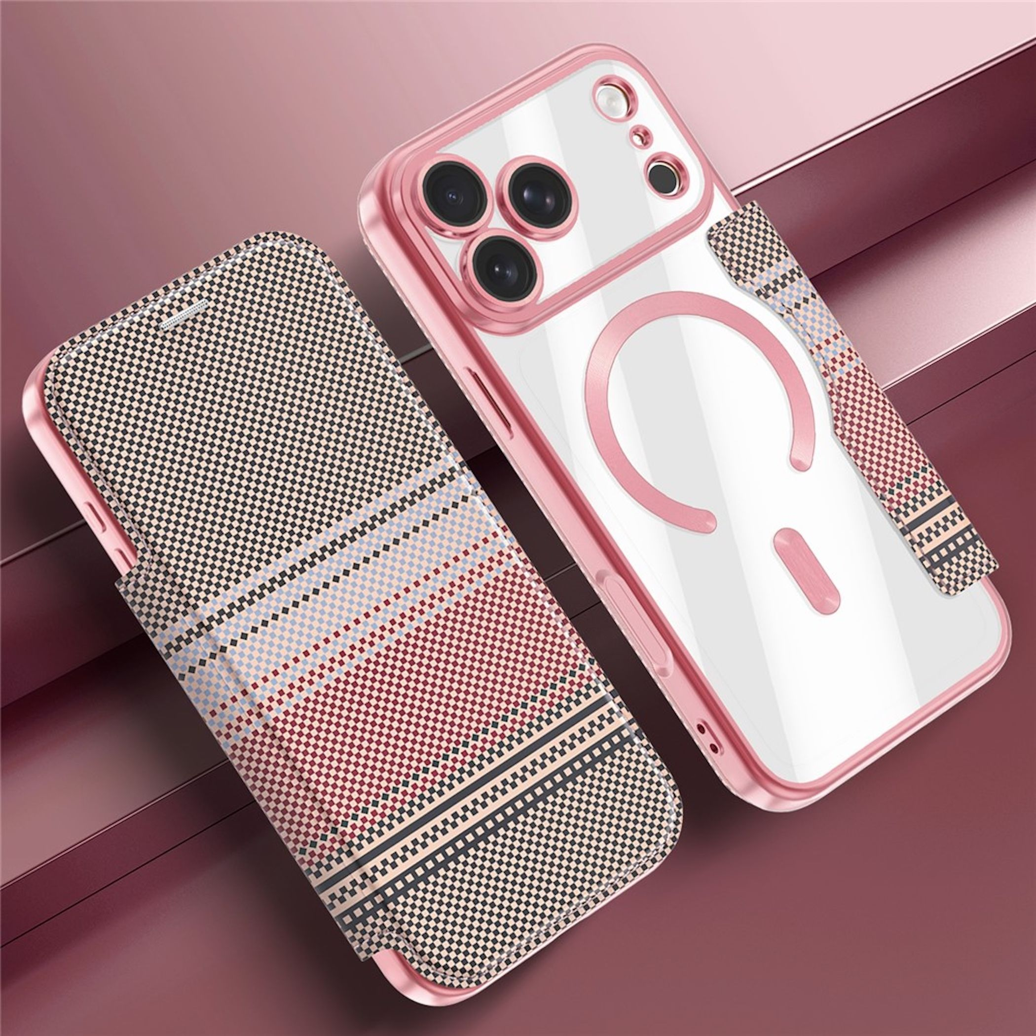 Zwei iPhone-Hüllen mit kariertem und gestreiftem Muster auf rosafarbenem Hintergrund.