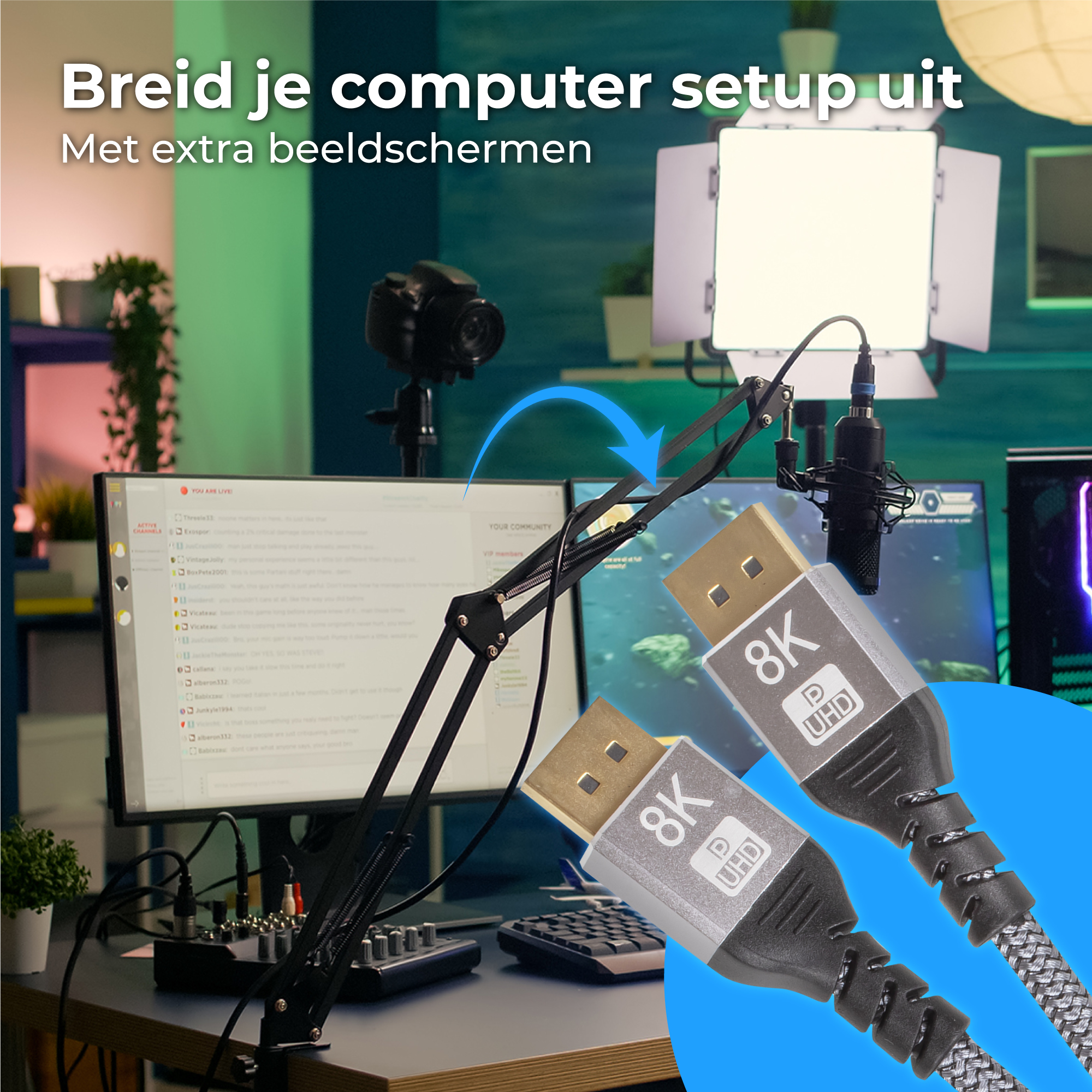 Bureau-opstelling met microfoon, lampen en twee 8K HDMI-kabels.