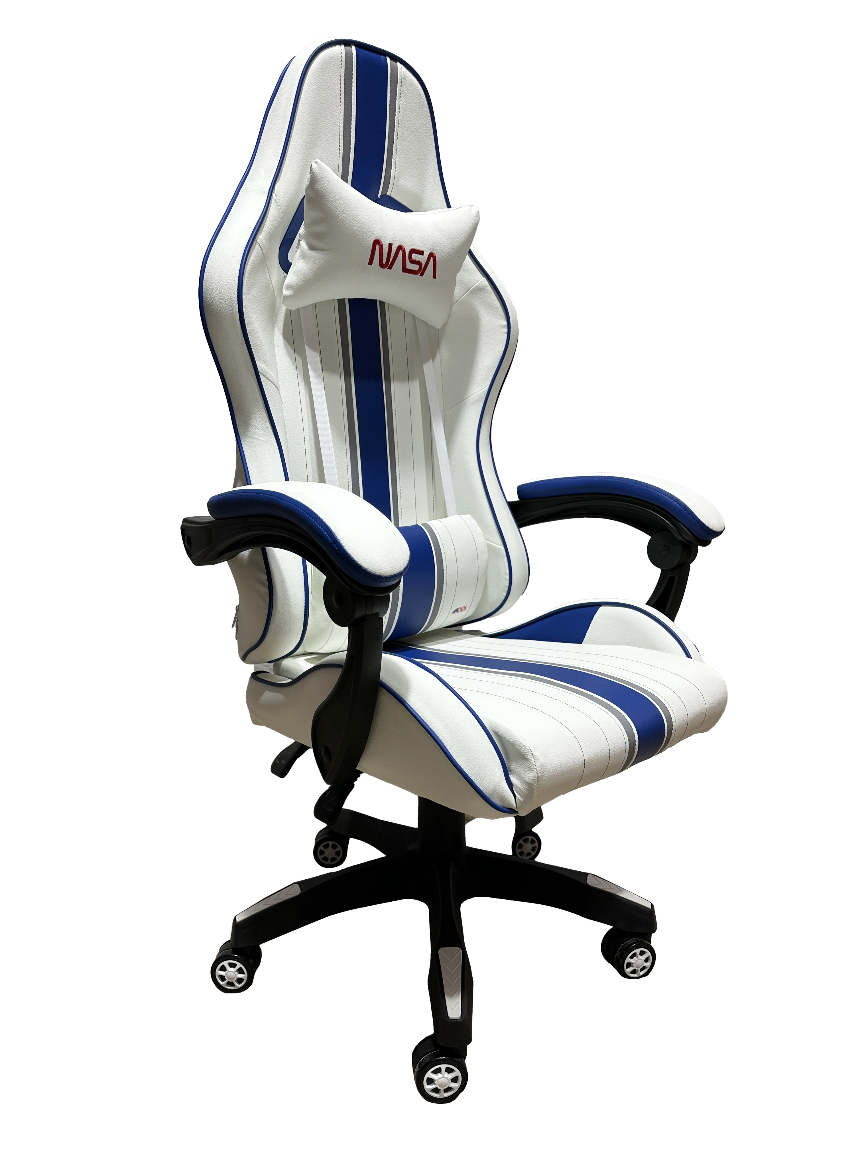 Ein weißer Gaming-Stuhl mit blauen Streifen und NASA-Logo.