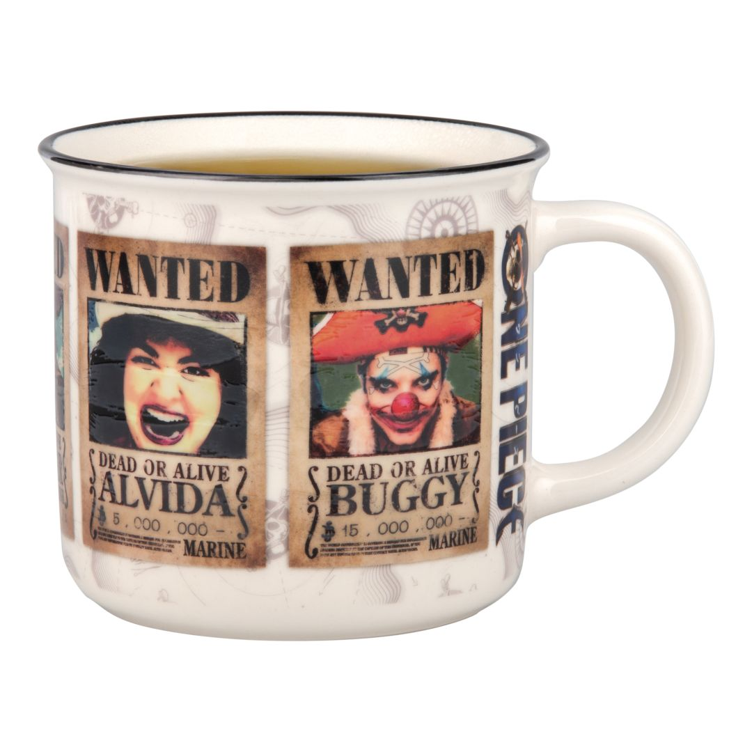 Eine Tasse mit Wanted-Postern von Alvida und Buggy aus One Piece.