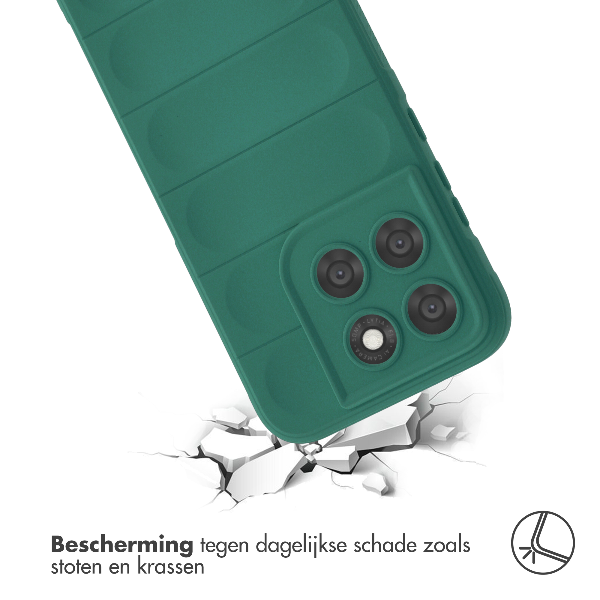 Coque de téléphone verte à trois caméras tombant sur un sol fissuré.