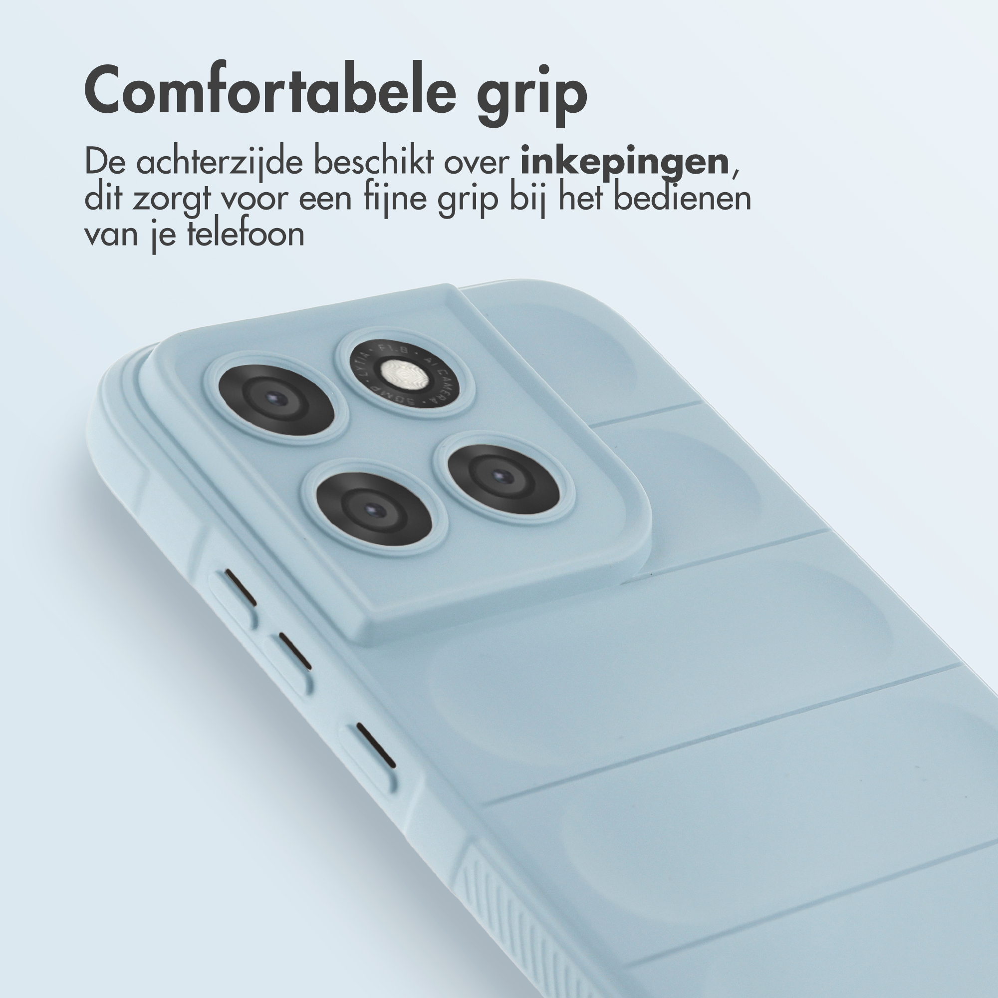 Coque de téléphone bleu clair avec trois objectifs d'appareil photo et rainures pour une meilleure prise.