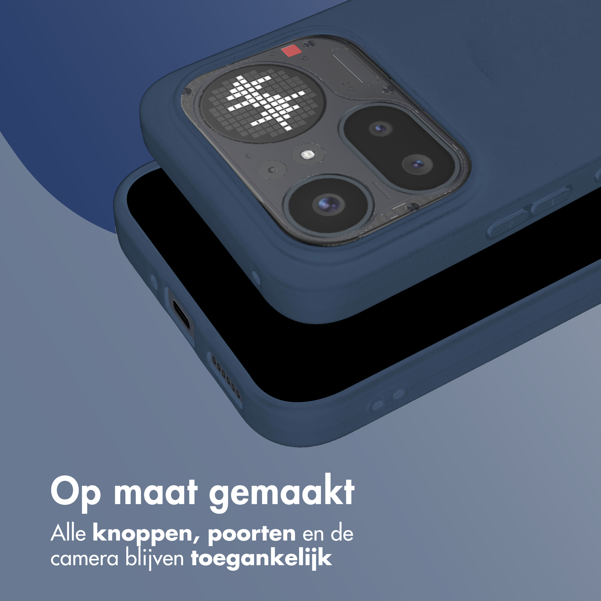 Coque de téléphone bleue avec découpe caméra et motif détaillé.