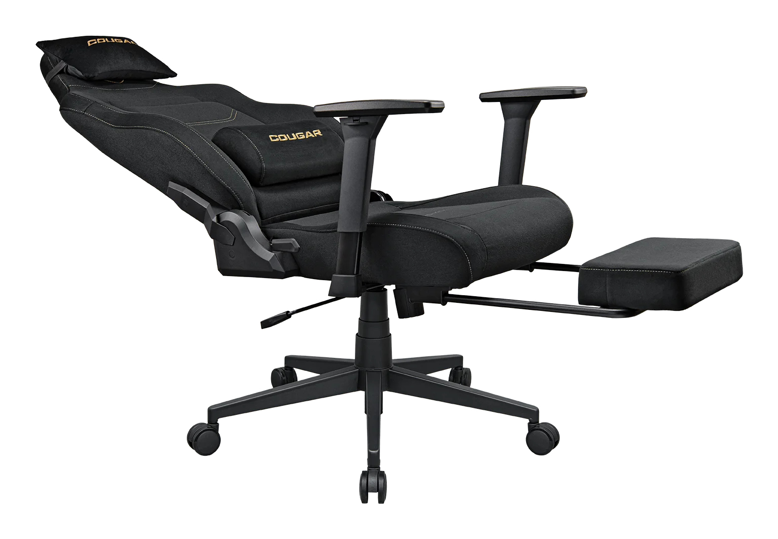 Sedia da gaming nera reclinata con poggiapiedi e poggiatesta.