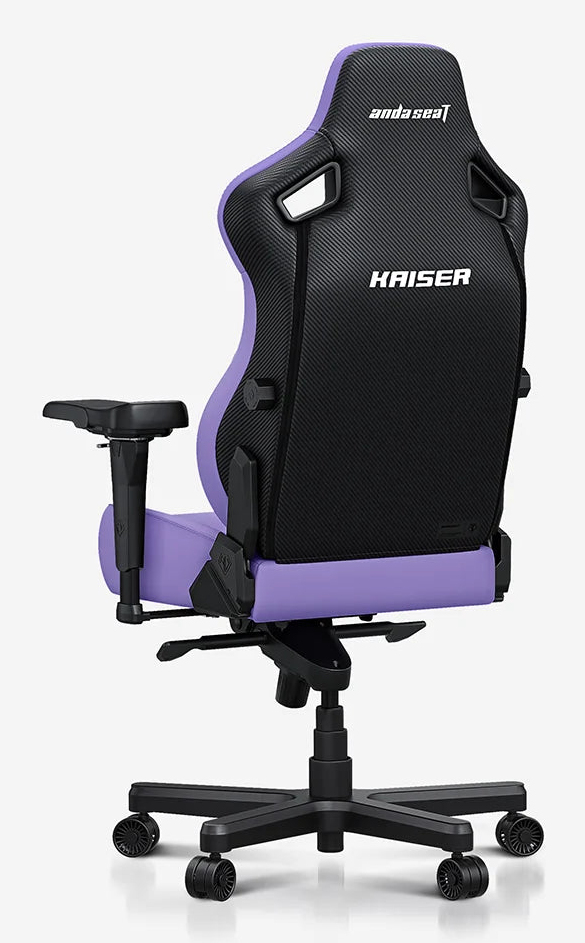 Sedia da gaming viola e nera con schienale in fibra di carbonio.