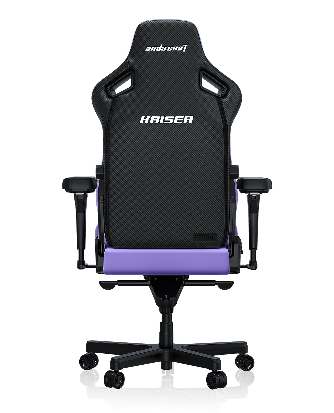 Una sedia da gaming nera con accenti viola e logo "KAISER".