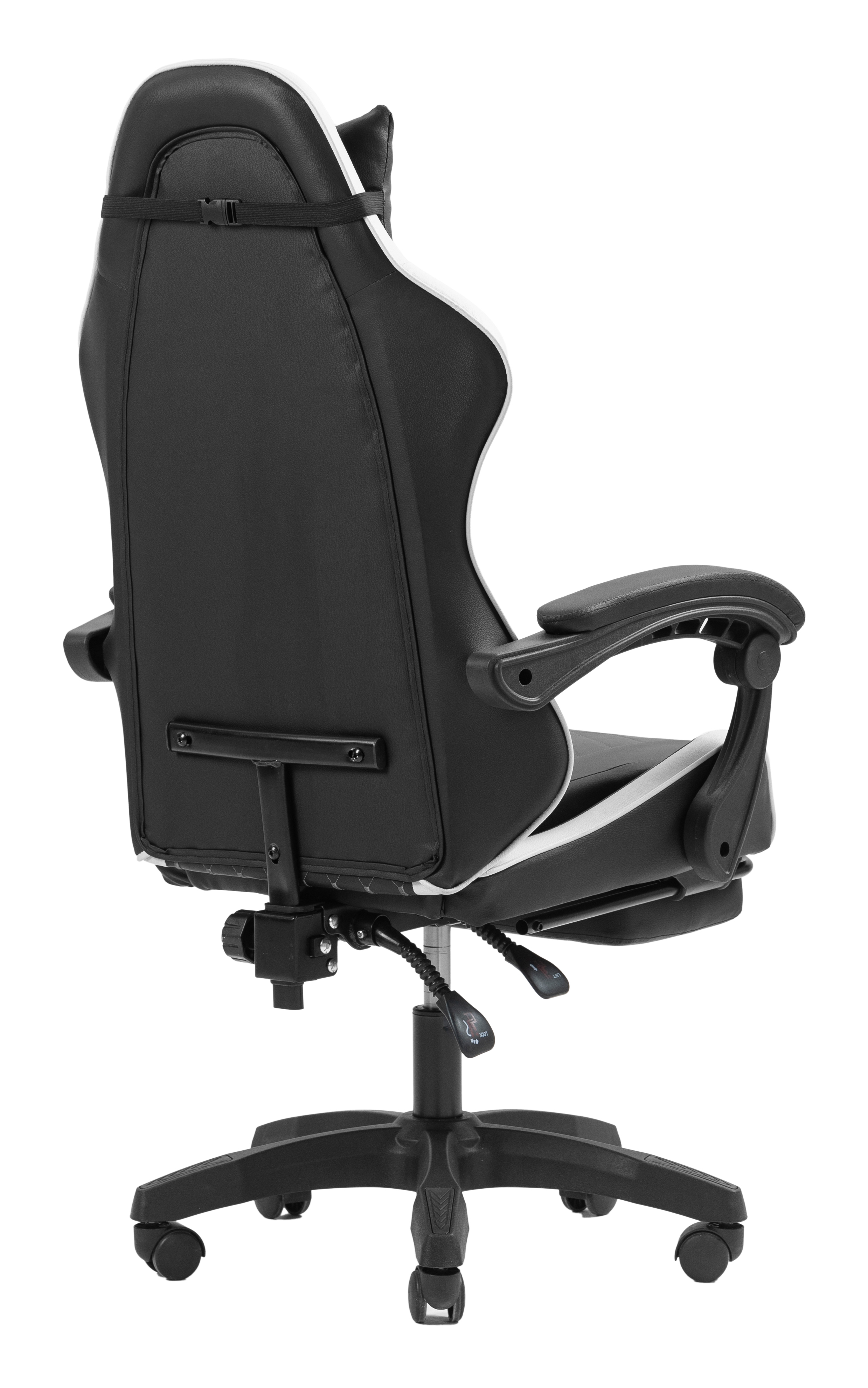 Vista trasera de silla gamer negra y blanca con reposabrazos y ruedas.