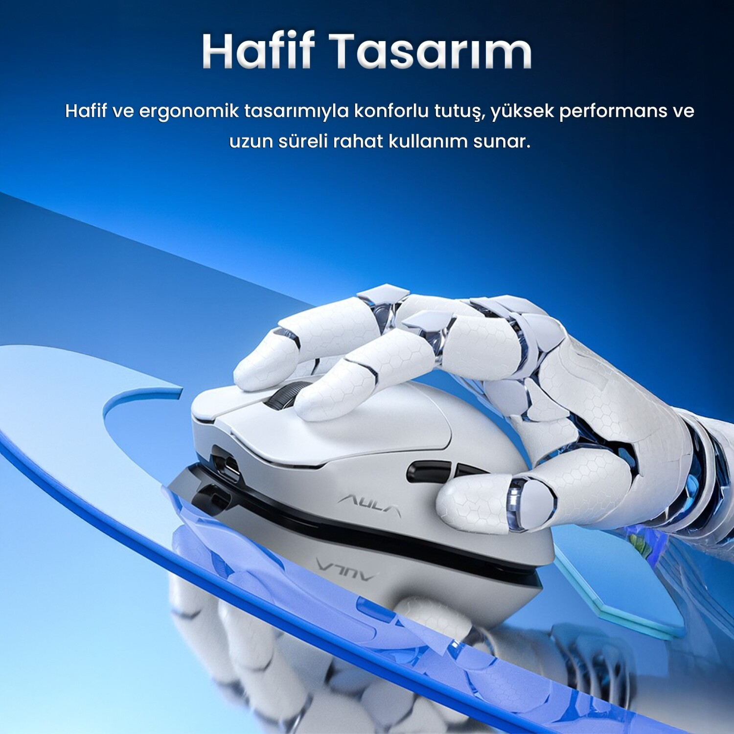 Robot eli arkada mavi halkalarla beyaz fare tutuyor.