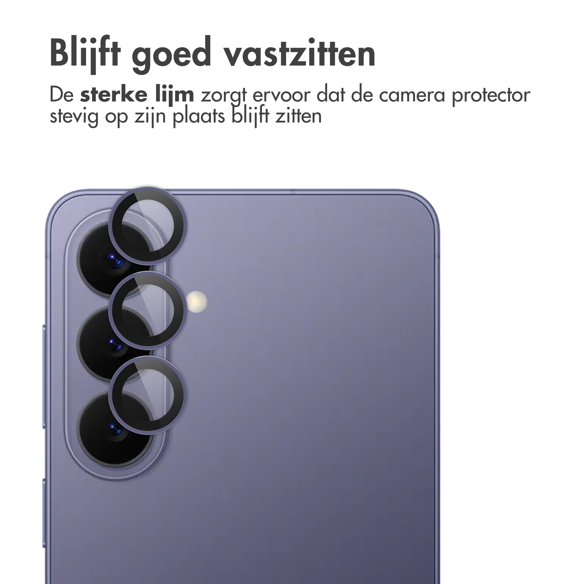Paarse smartphone met drie cameralenzen bedekt met beschermende ringen.