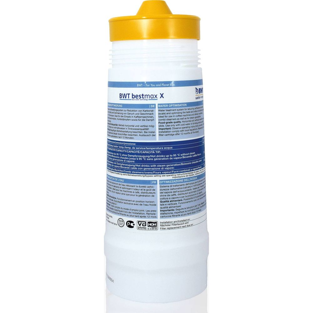 Un filtro dell'acqua bianco con tappo giallo e striscia blu. Testo sul filtro.