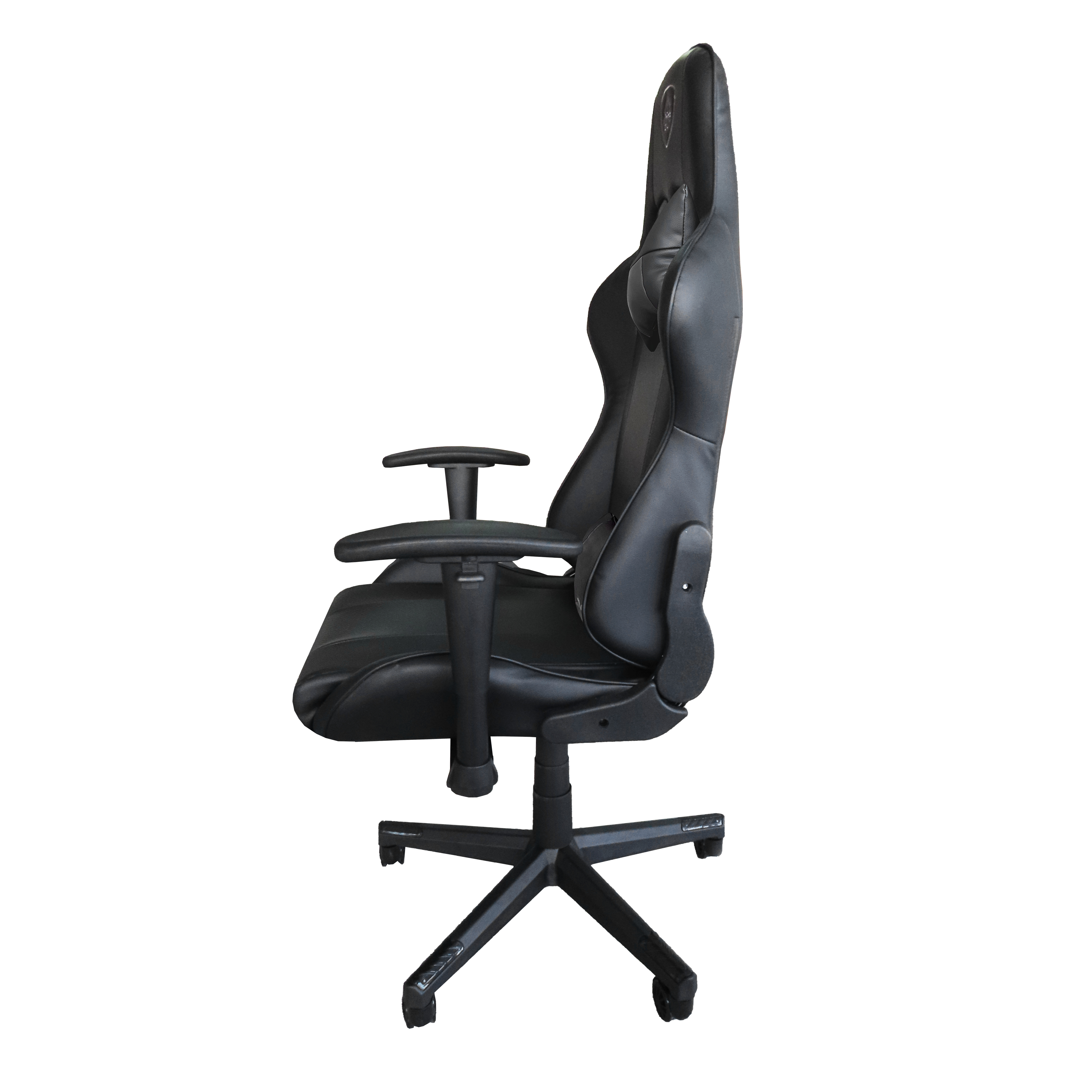 Sedia da gaming nera con braccioli e ruote, vista di lato.