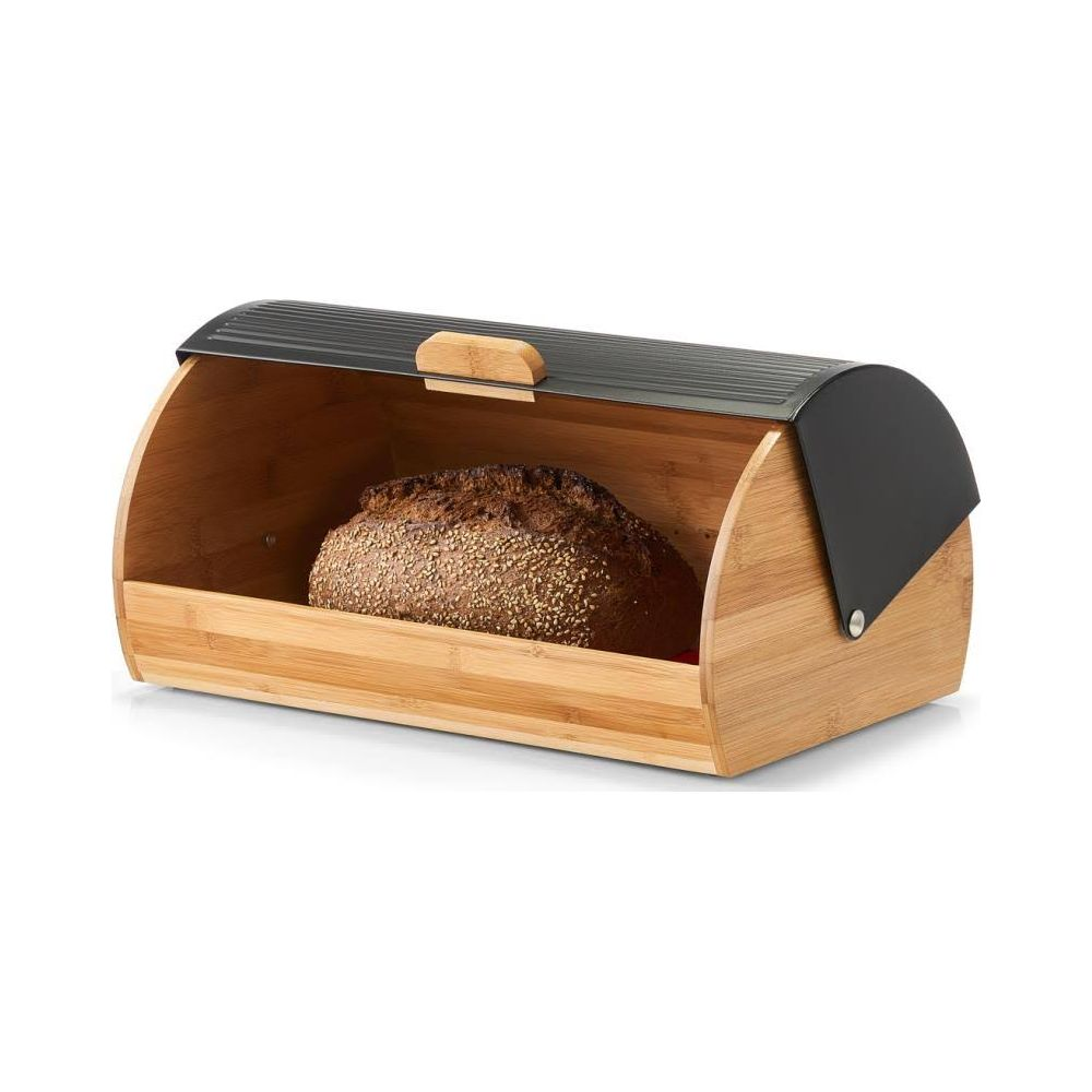 Ein Brotbox aus Bambus mit einem dunklen Klappdeckel und einem Laib Brot darin.