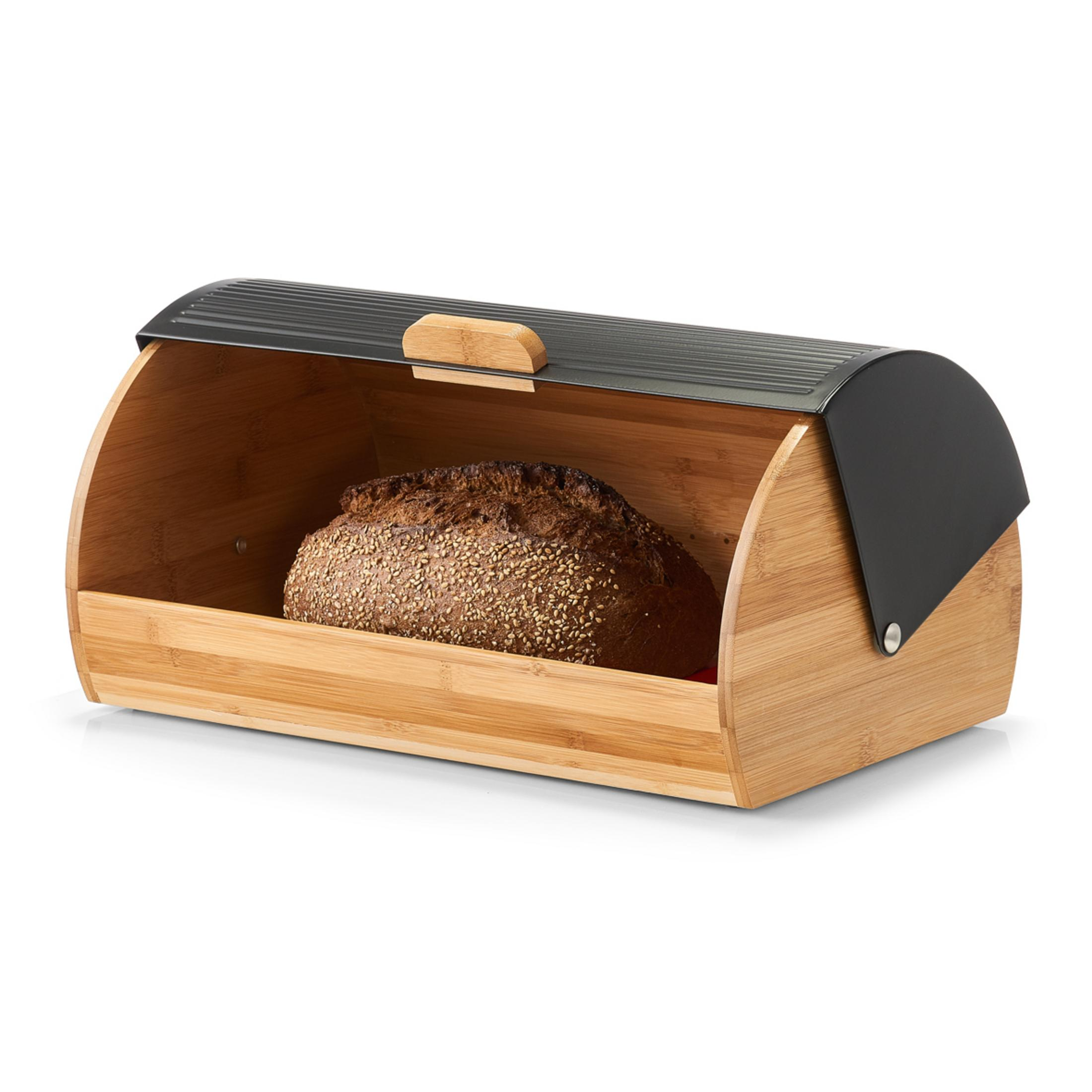 Ein rustikales Brotdosen aus Bambus mit einem dunklen Rolldach und einem Laib Brot.