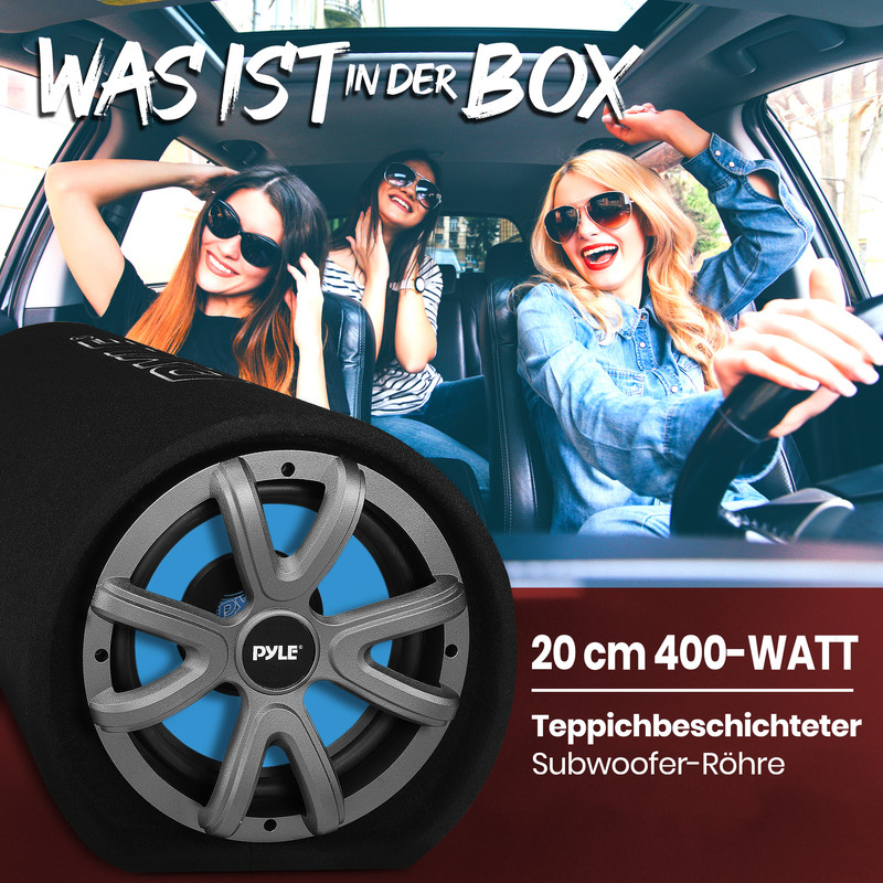Drei Frauen im Auto lachen, vorne ein Subwoofer mit blauem Lautsprecher.