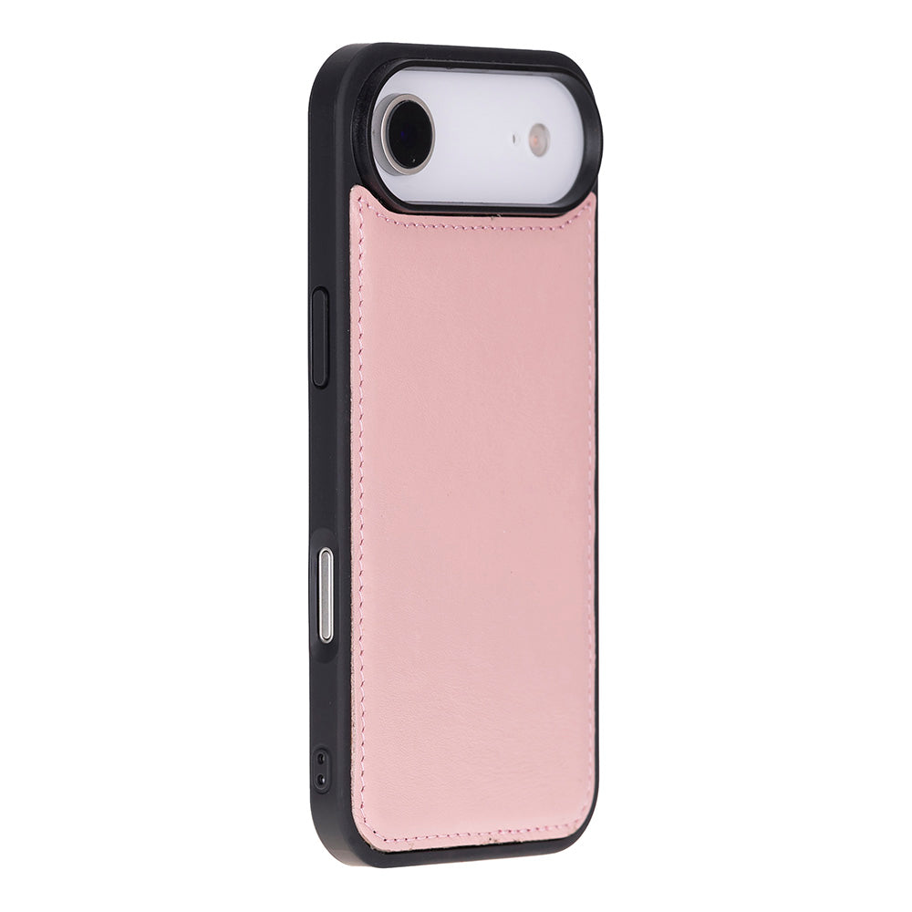 Siyah çerçeveli ve kamera oyuklu pembe deri telefon kılıfı.
