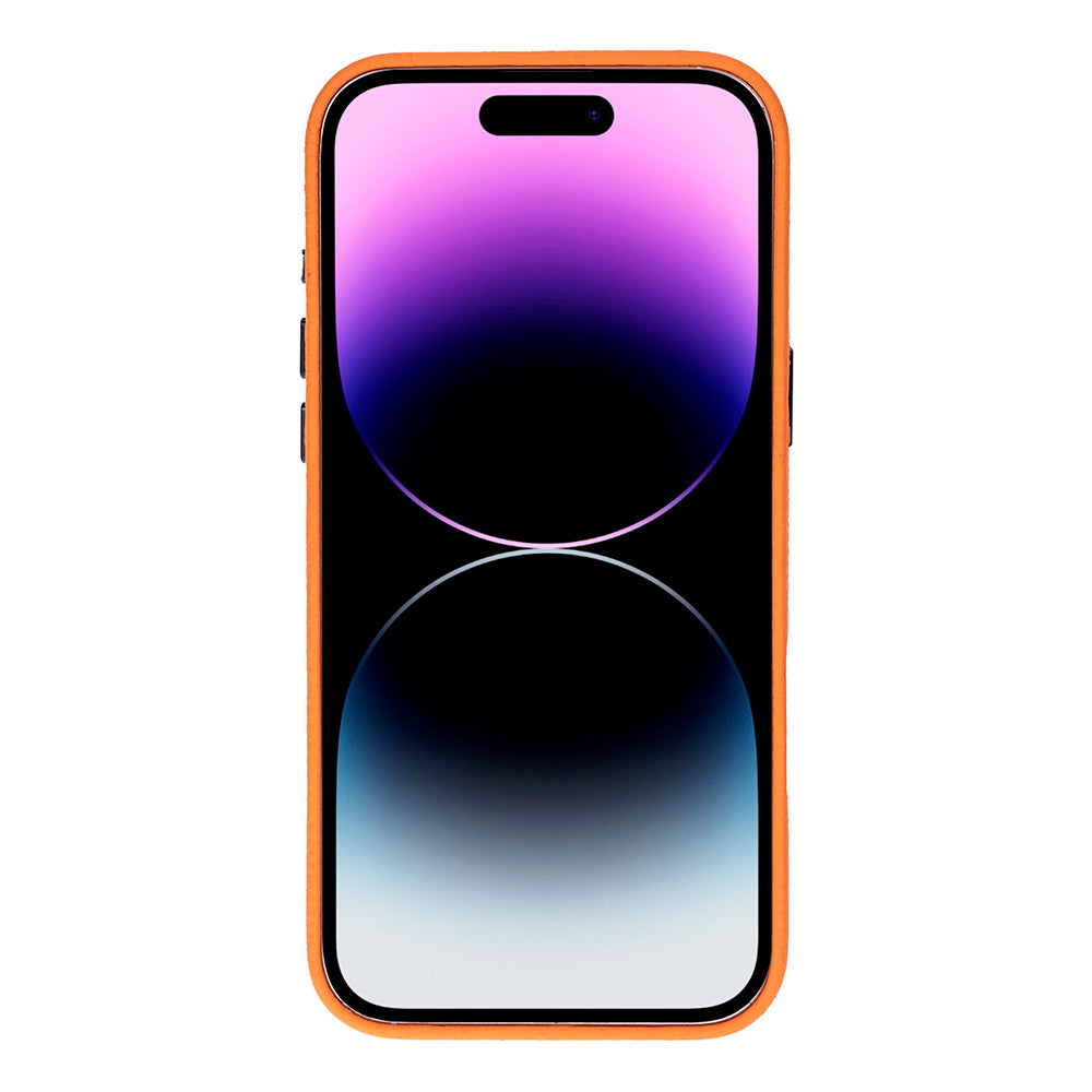 Mor ve mavi gradyan gösteren koyu ekrana sahip turuncu bir iPhone.