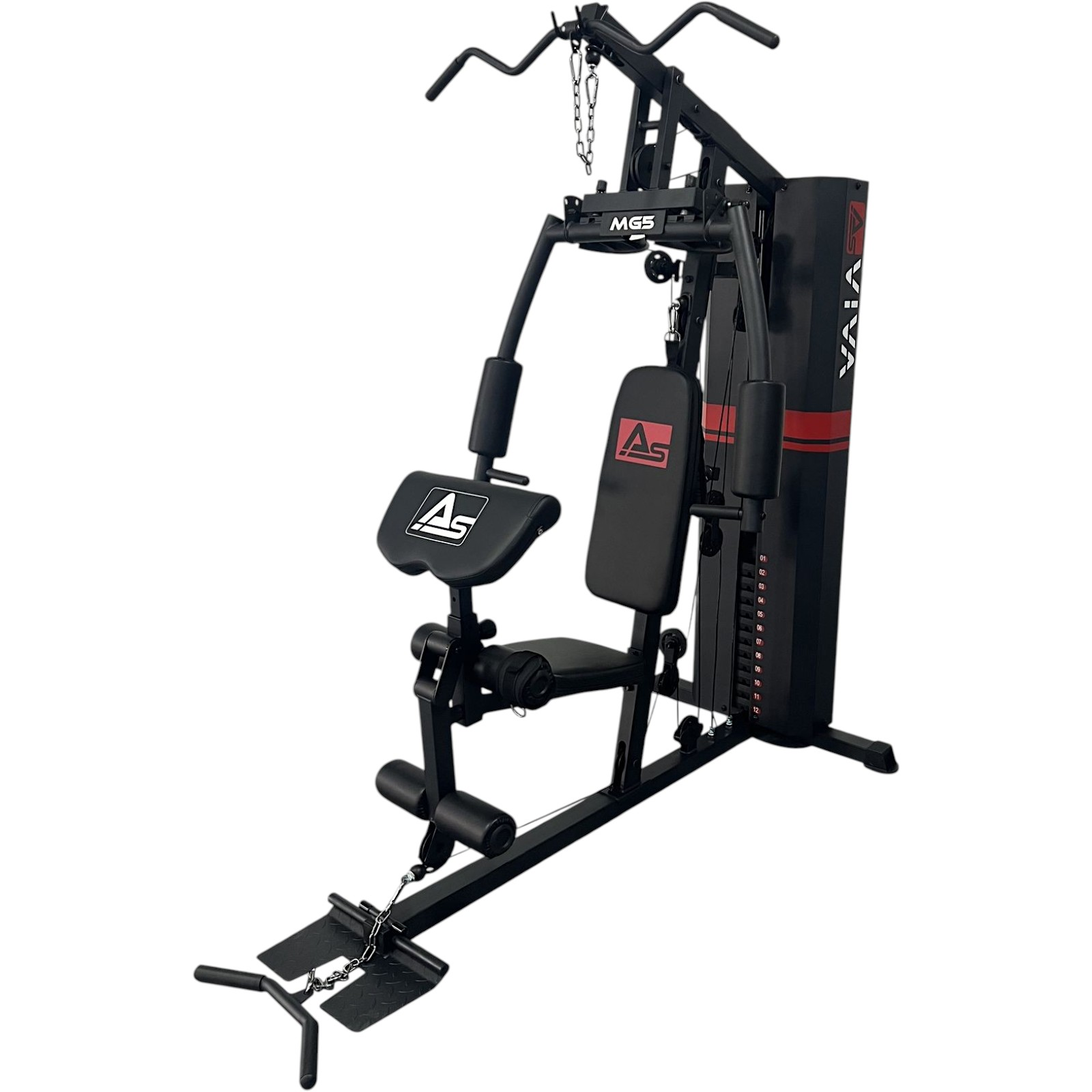 Ein schwarzes Multigym-Gerät mit roten Akzenten und Logos, Sitz und verschiedenen Griffen.