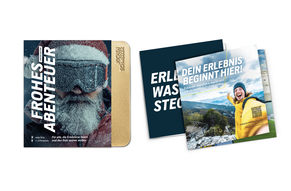 Ein verschneiter Weihnachtsmann mit Skibrille und ein Gutschein mit lächelnder Frau.