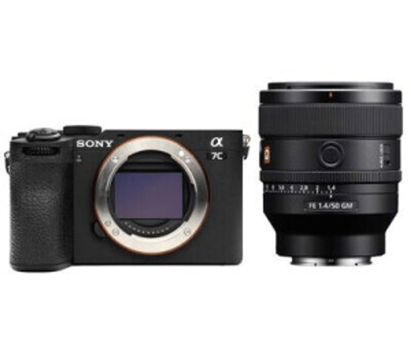 Cámara Sony Alpha 7C negra junto a un objetivo negro con la etiqueta FE 1.4/50 GM.
