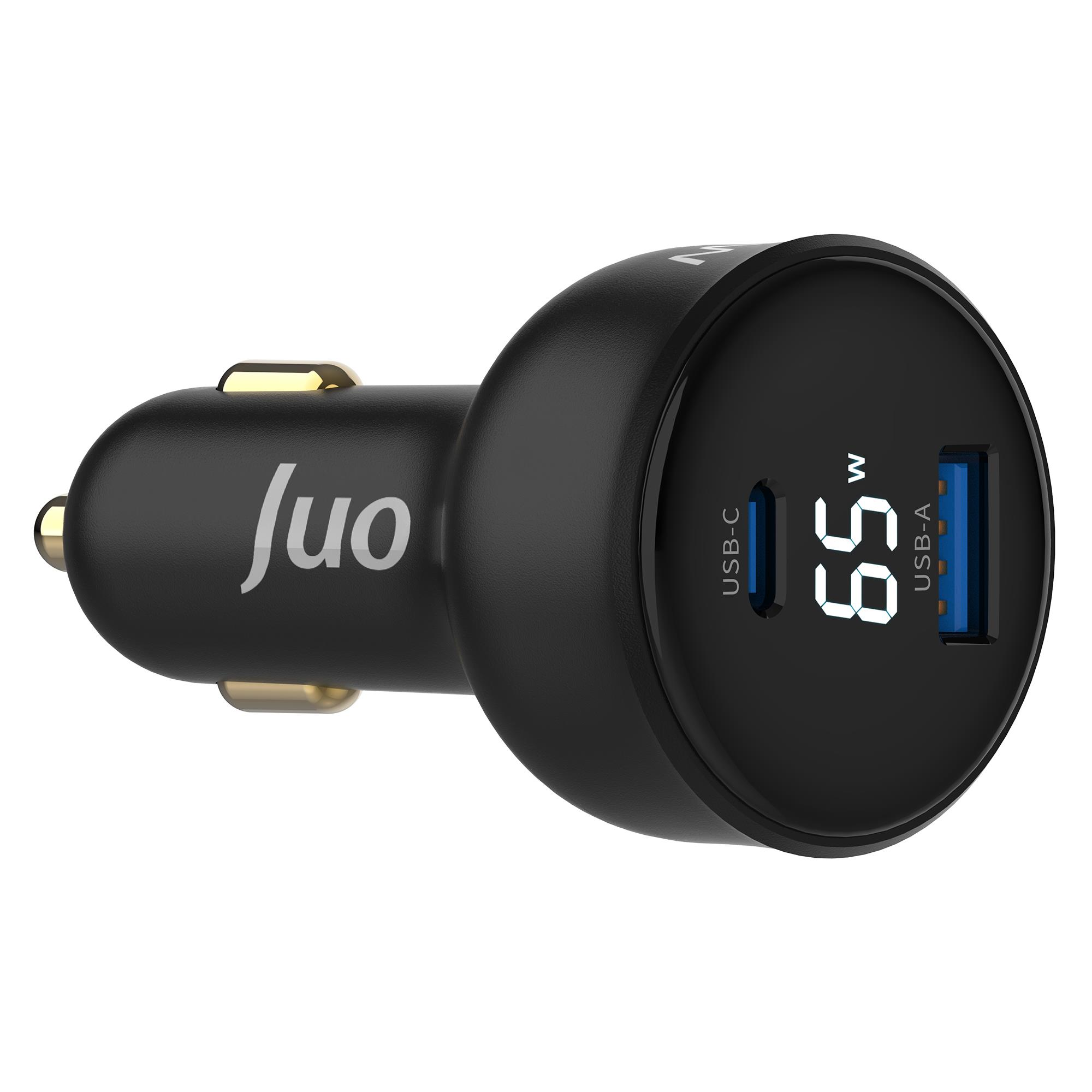 Juo logolu, USB-C, USB-A ve 65W göstergeli siyah araç şarj cihazı.