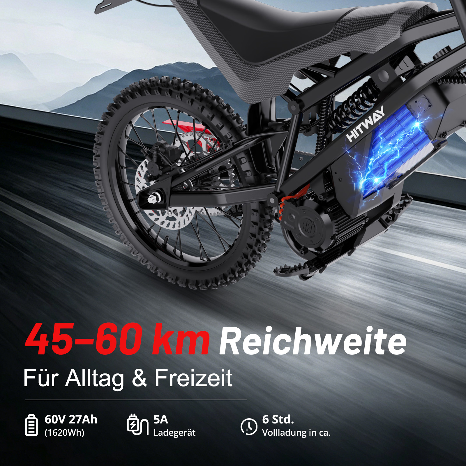 Schwarzes E-Bike mit leuchtender Batterie, Berglandschaft im Hintergrund.