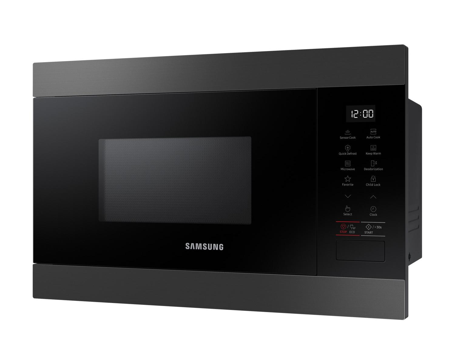Un forno a microonde Samsung nero con display digitale e pannello di controllo.