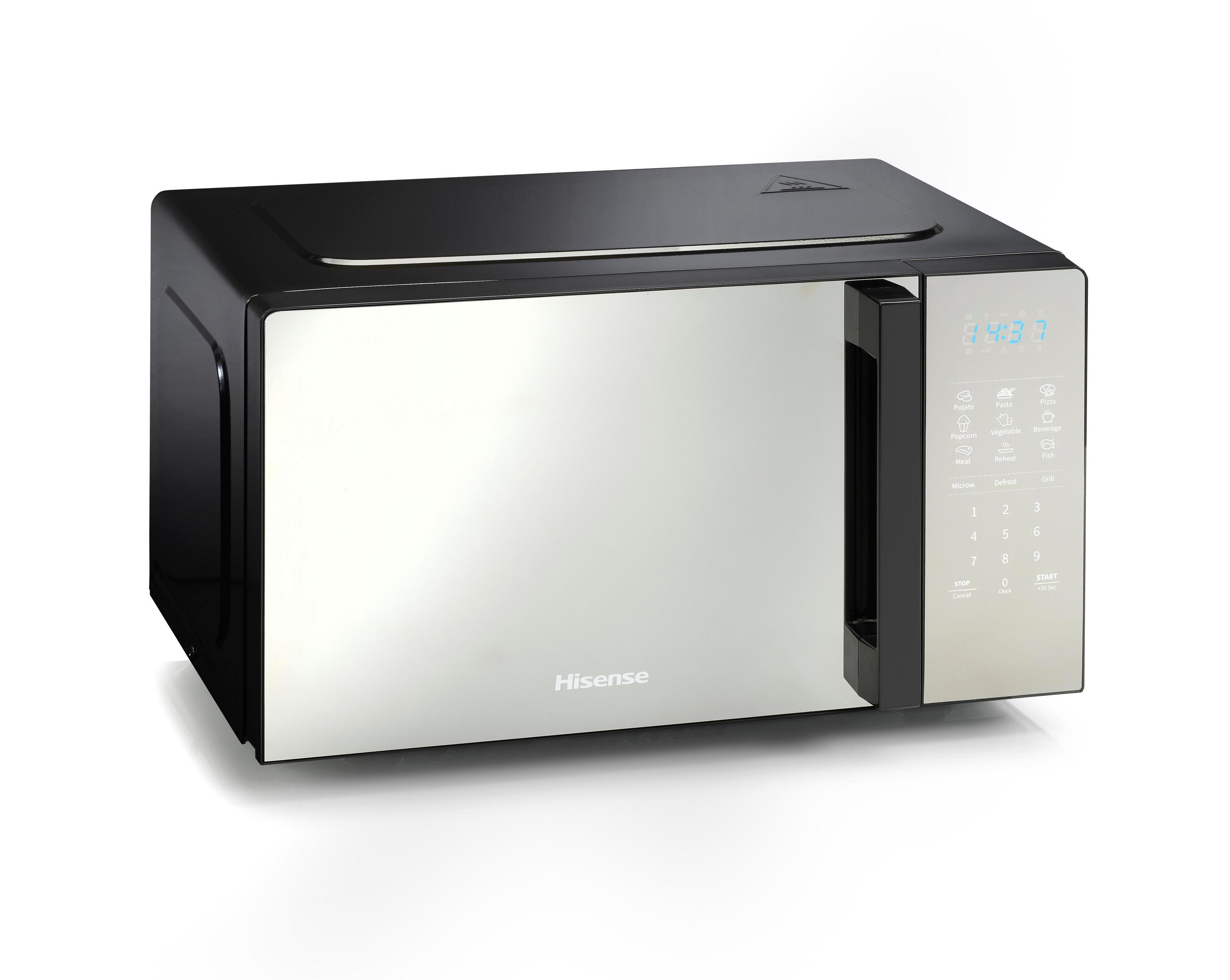 Microondas Hisense negro con puerta plateada y pantalla digital.