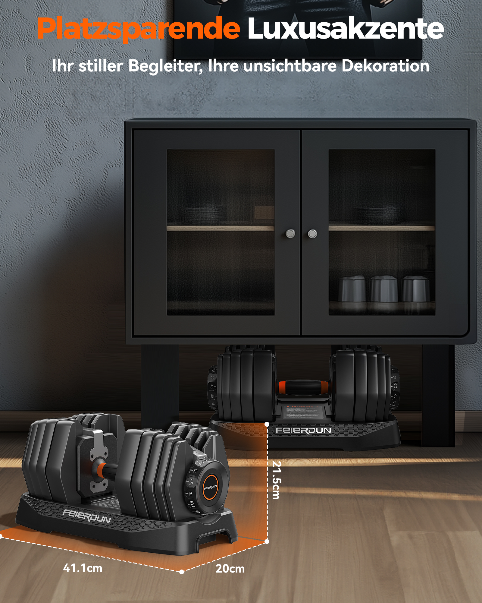 Verstellbare Hanteln auf einem Holzfußboden vor einem schwarzen Schrank.