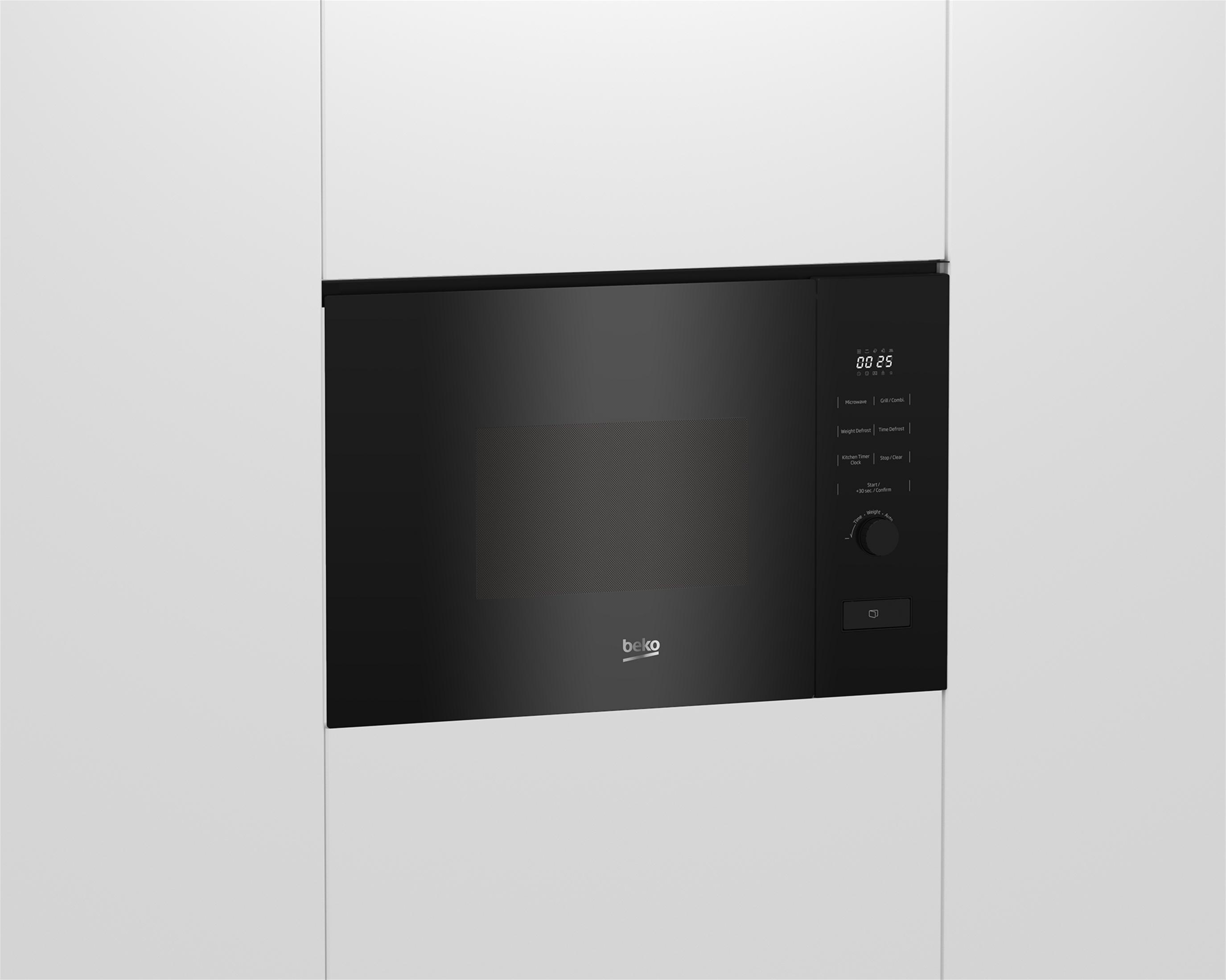 Un moderno forno a microonde da incasso nero con display digitale e pannello di controllo.