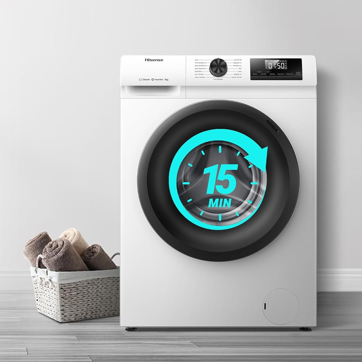 Eine weiße Hisense Waschmaschine mit einem 15-Minuten-Zyklus-Symbol auf der Tür.