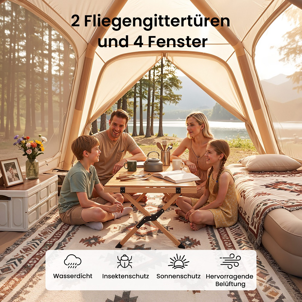 Familie sitzt im Zelt am Tisch, See und Bäume im Hintergrund.