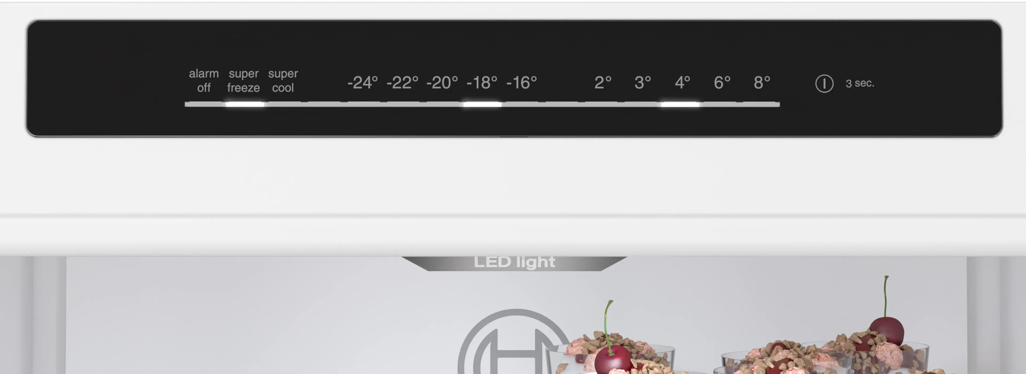 Panel de control con ajustes de temperatura de -24° a 8° y funciones como alarma, super freeze, super cool.