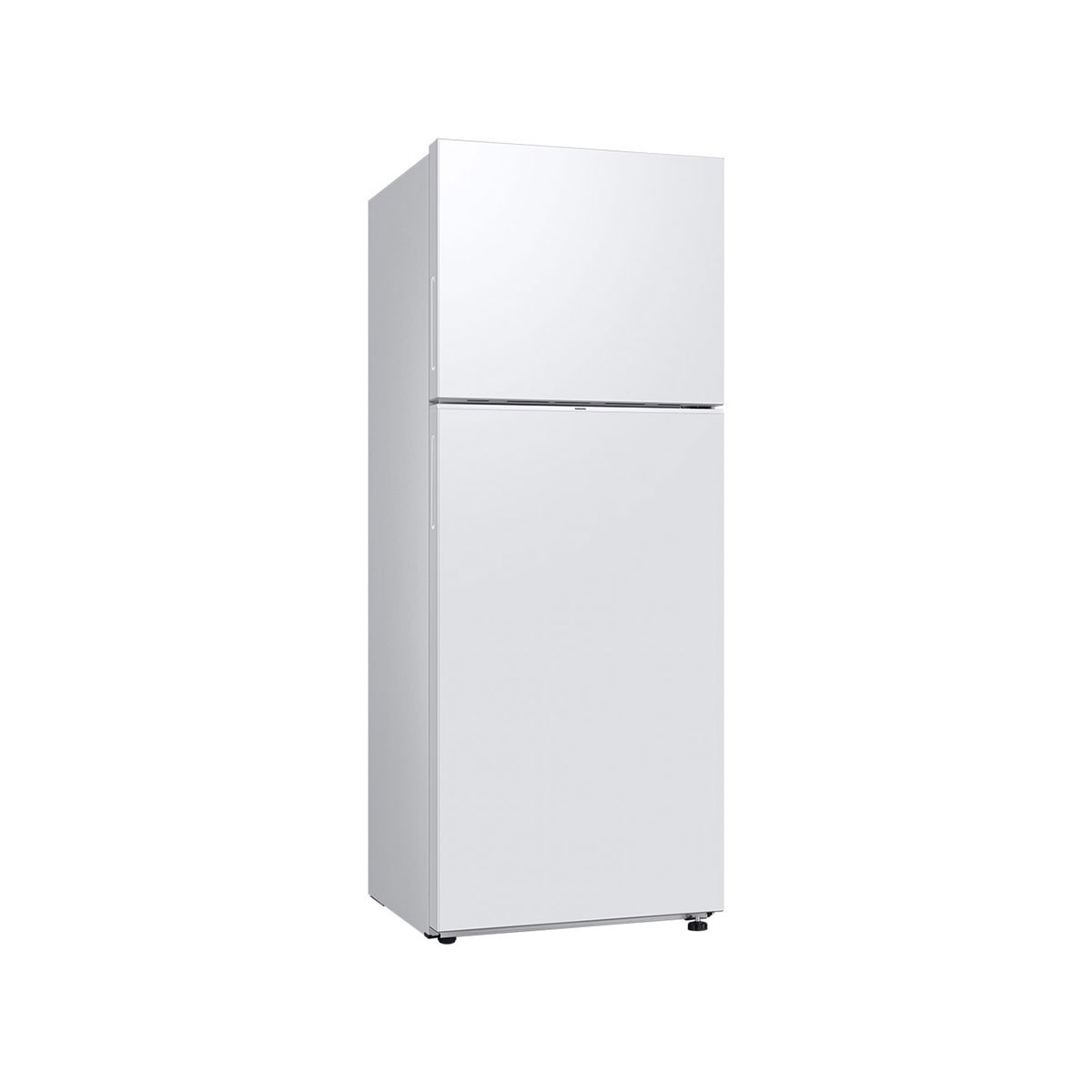 Un refrigerador blanco de dos puertas, aislado sobre fondo blanco.