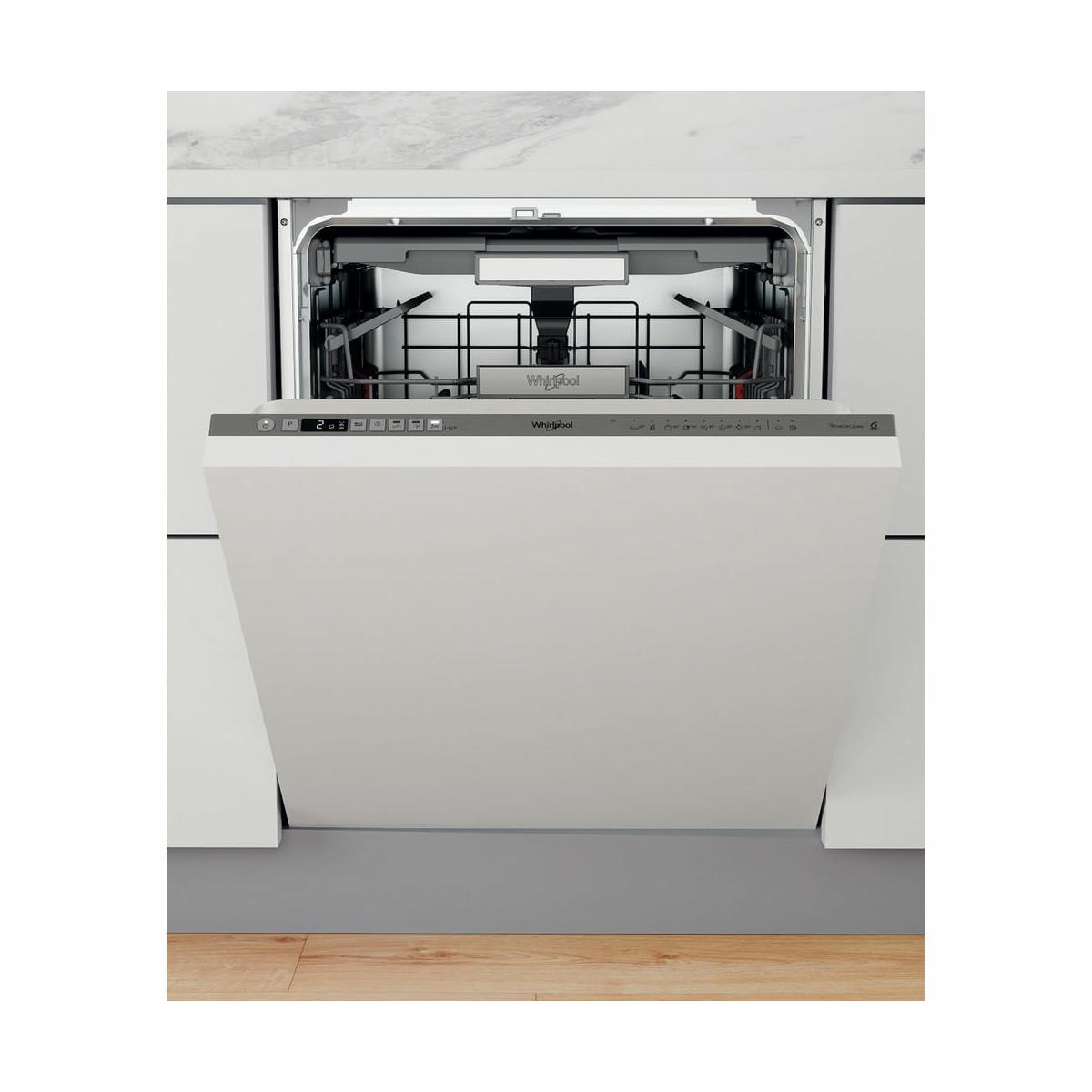 Lavastoviglie da incasso con porta aperta, frontale bianco e pannello comandi.