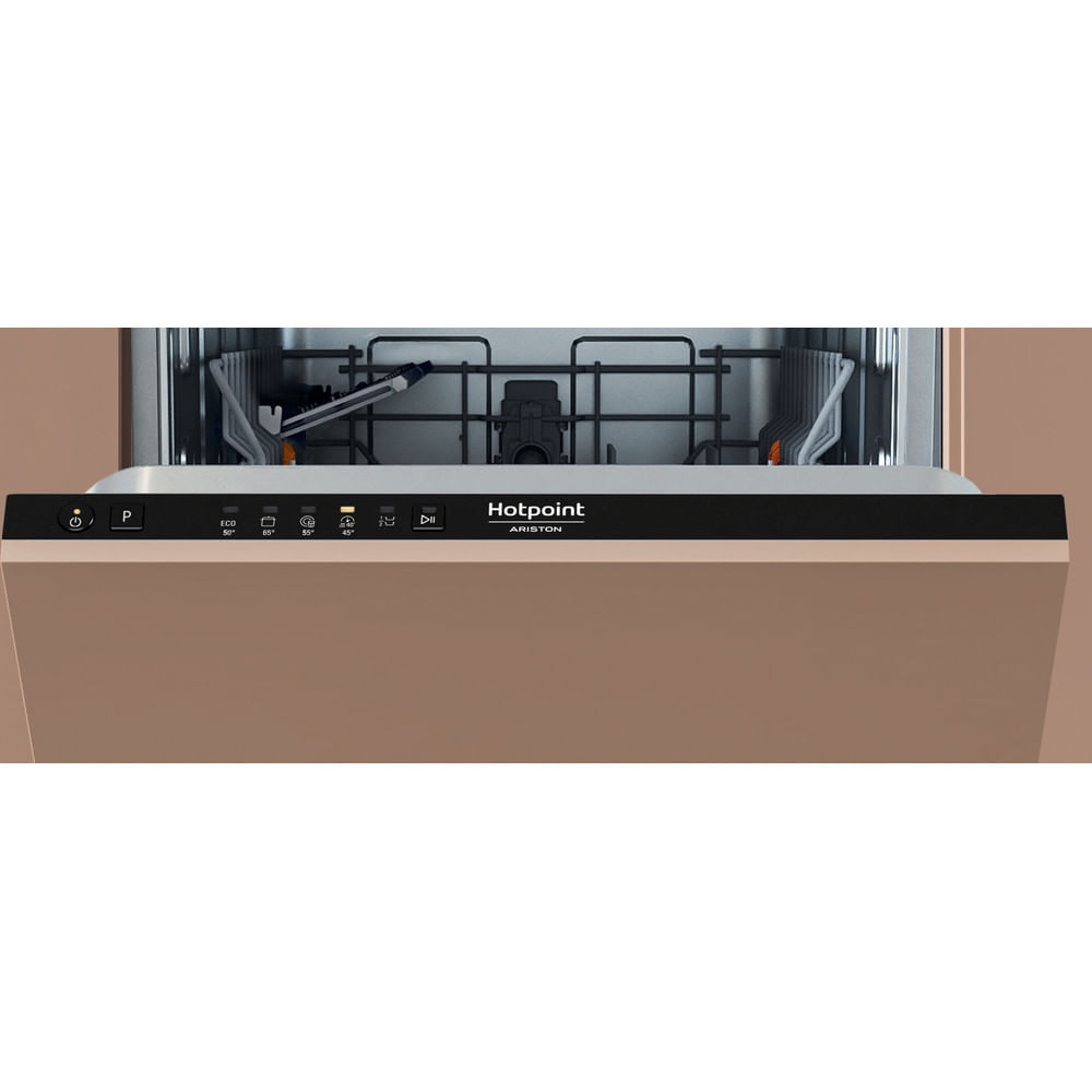 Lavastoviglie aperta con pannello di controllo, logo Hotpoint Ariston e cestelli