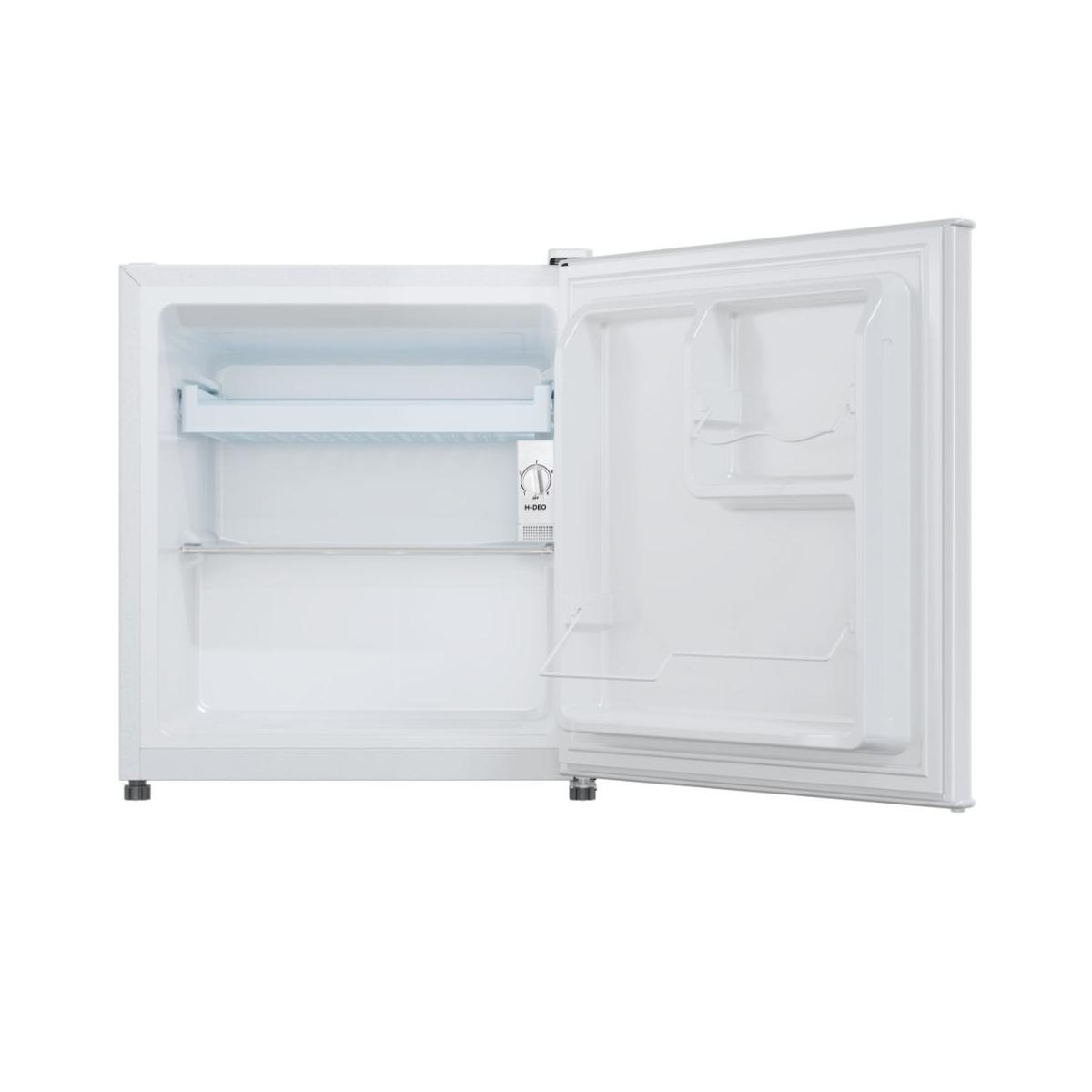 Un refrigerador blanco abierto con dos estantes y compartimentos en la puerta.