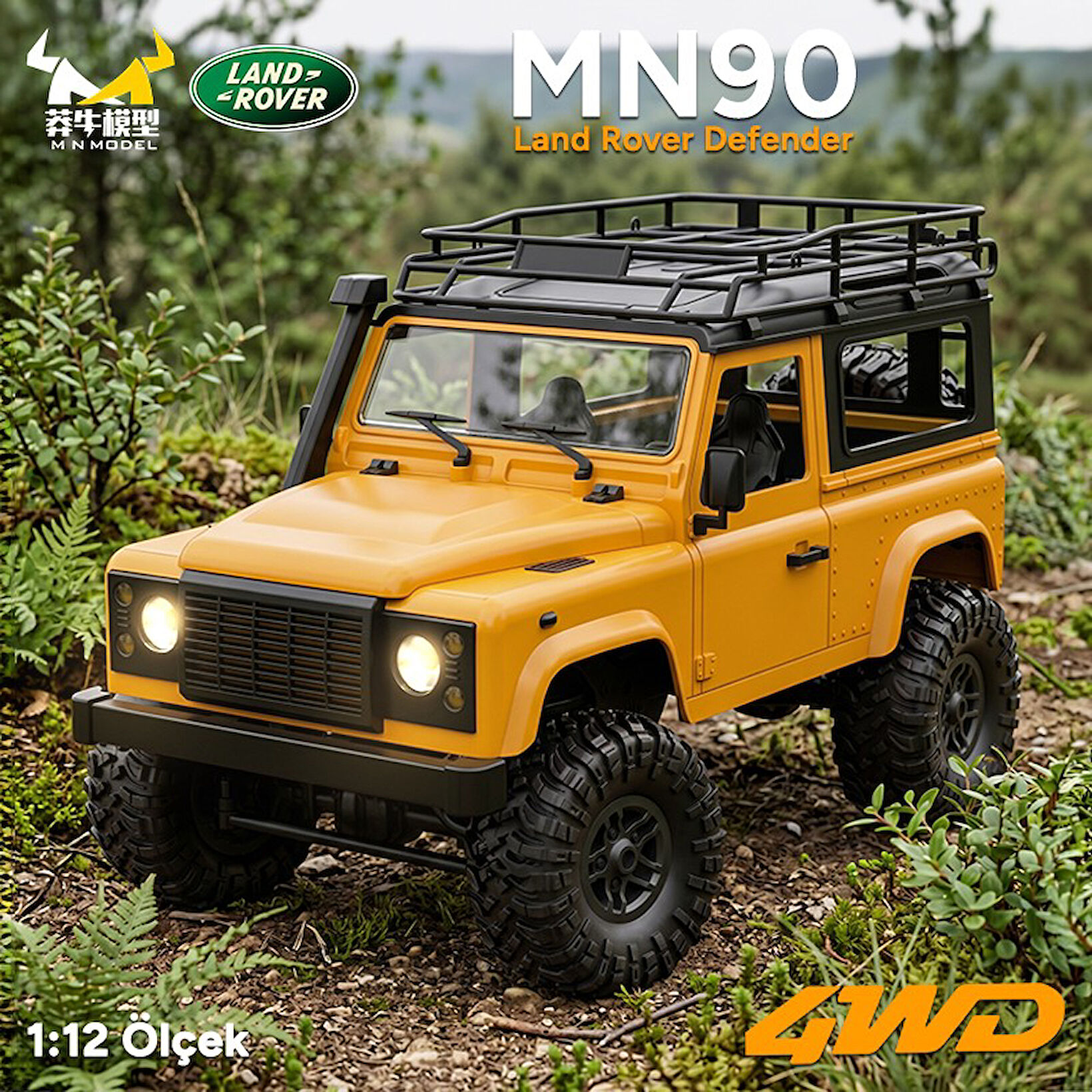 Ormanda portbagajlı sarı Land Rover Defender RC buggy.