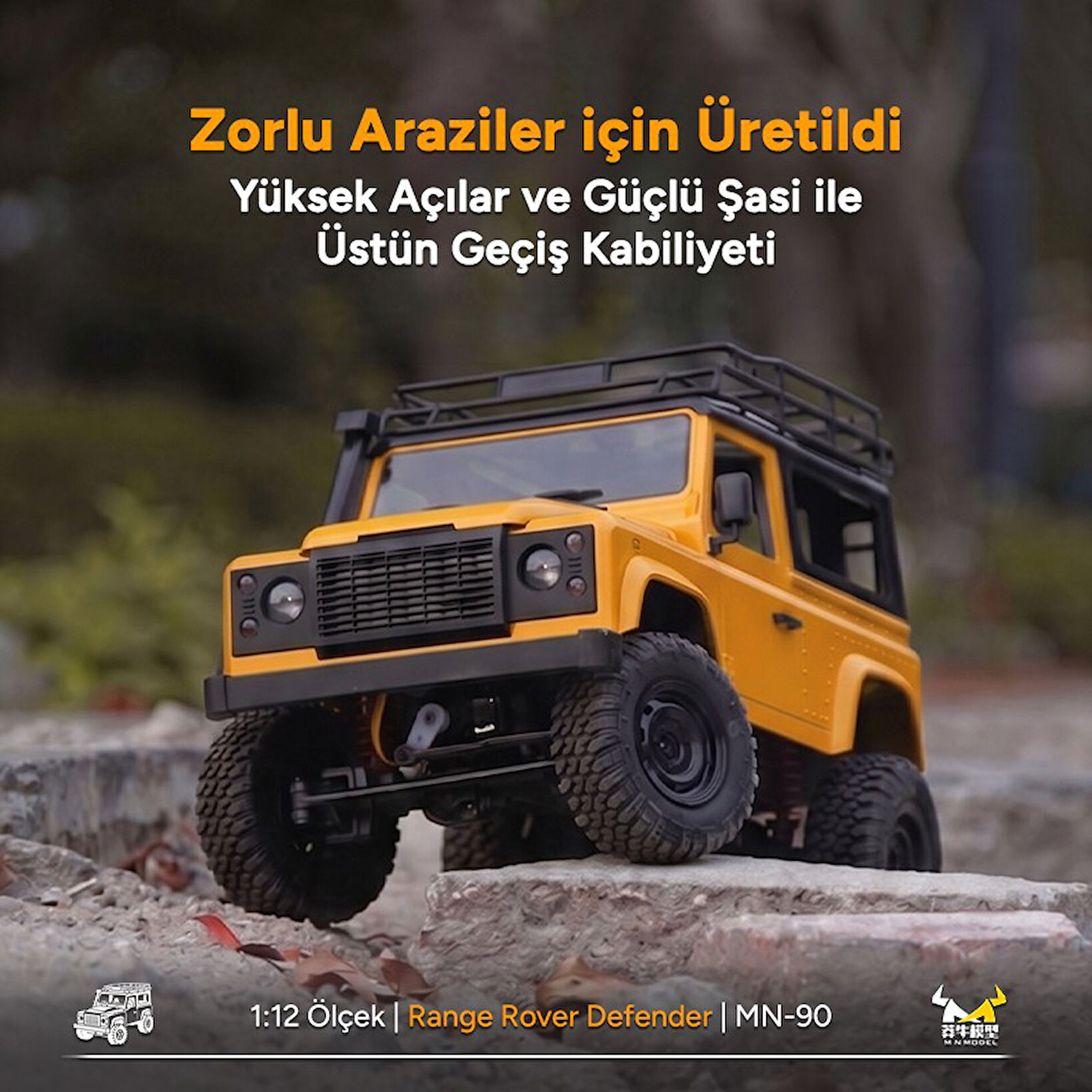 Sarı arazi aracı tavan bagajıyla kayaların üzerinde gidiyor.