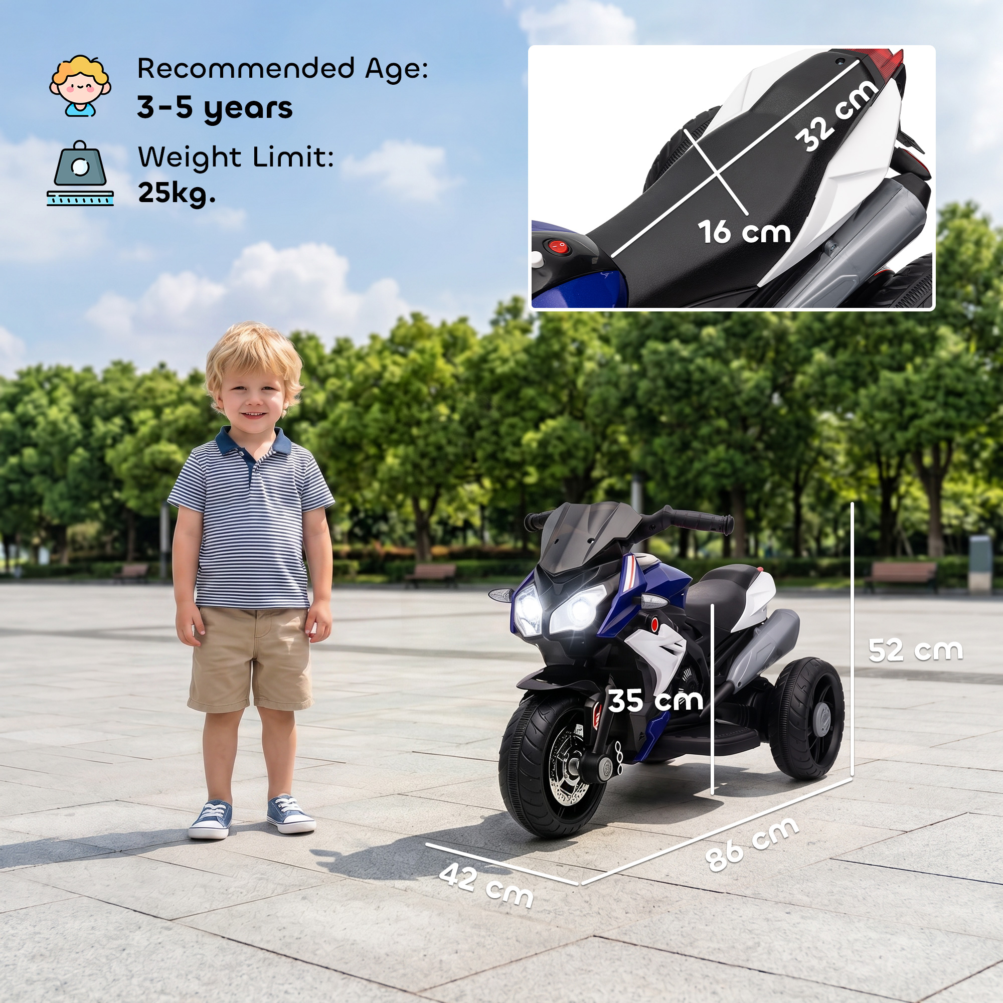 Un bambino è accanto a una moto giocattolo blu con dimensioni.