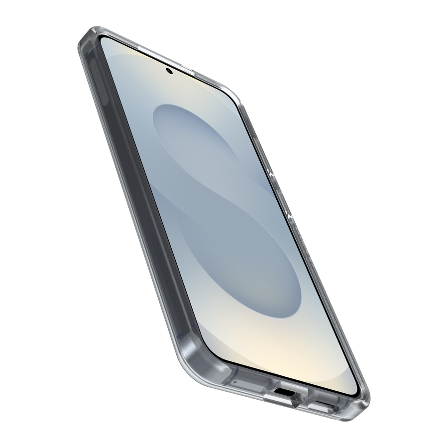 Une coque de téléphone transparente avec un bord argenté sur fond blanc.